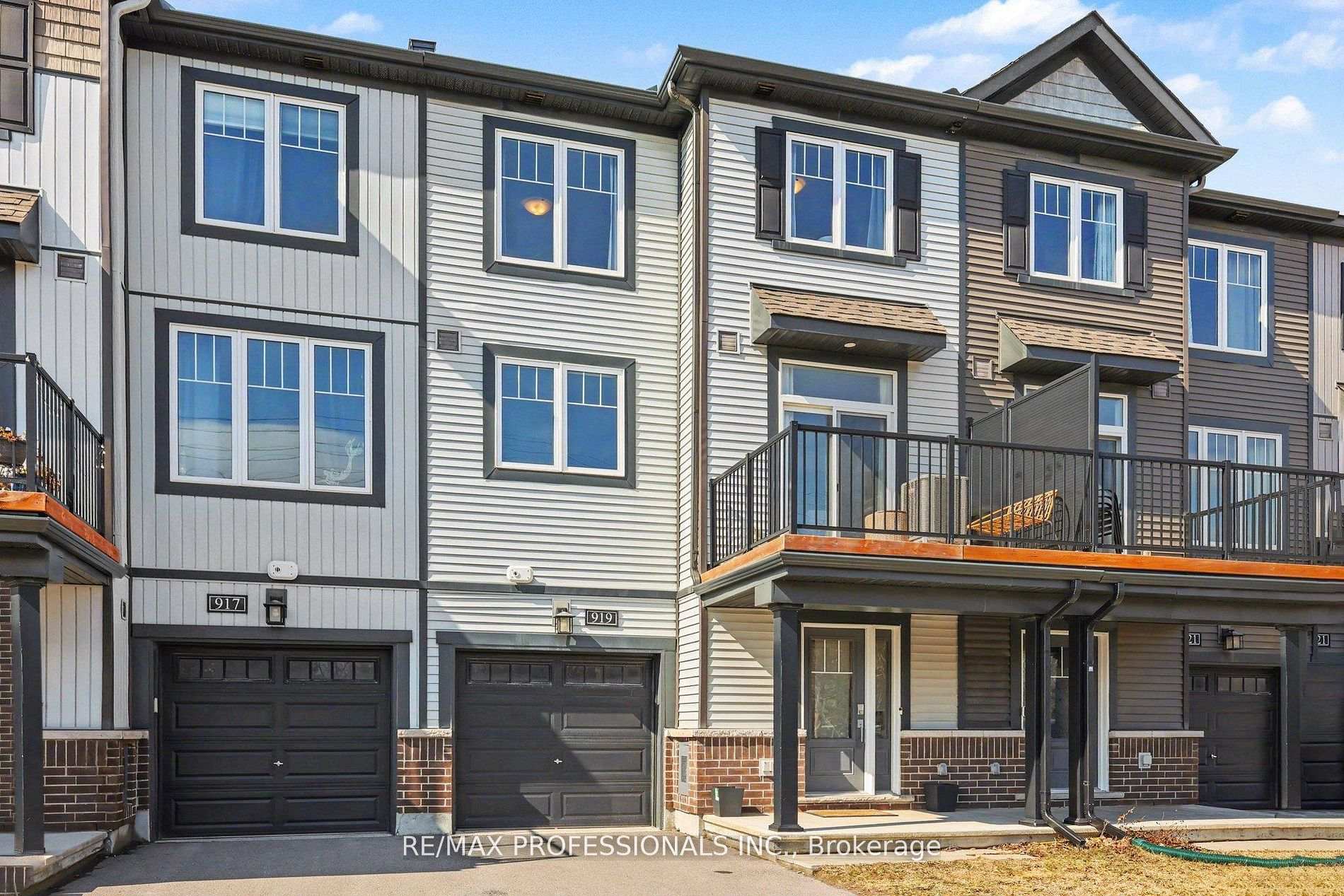919 LIXNAW Court, Barrhaven, ON K2J 6Y3
