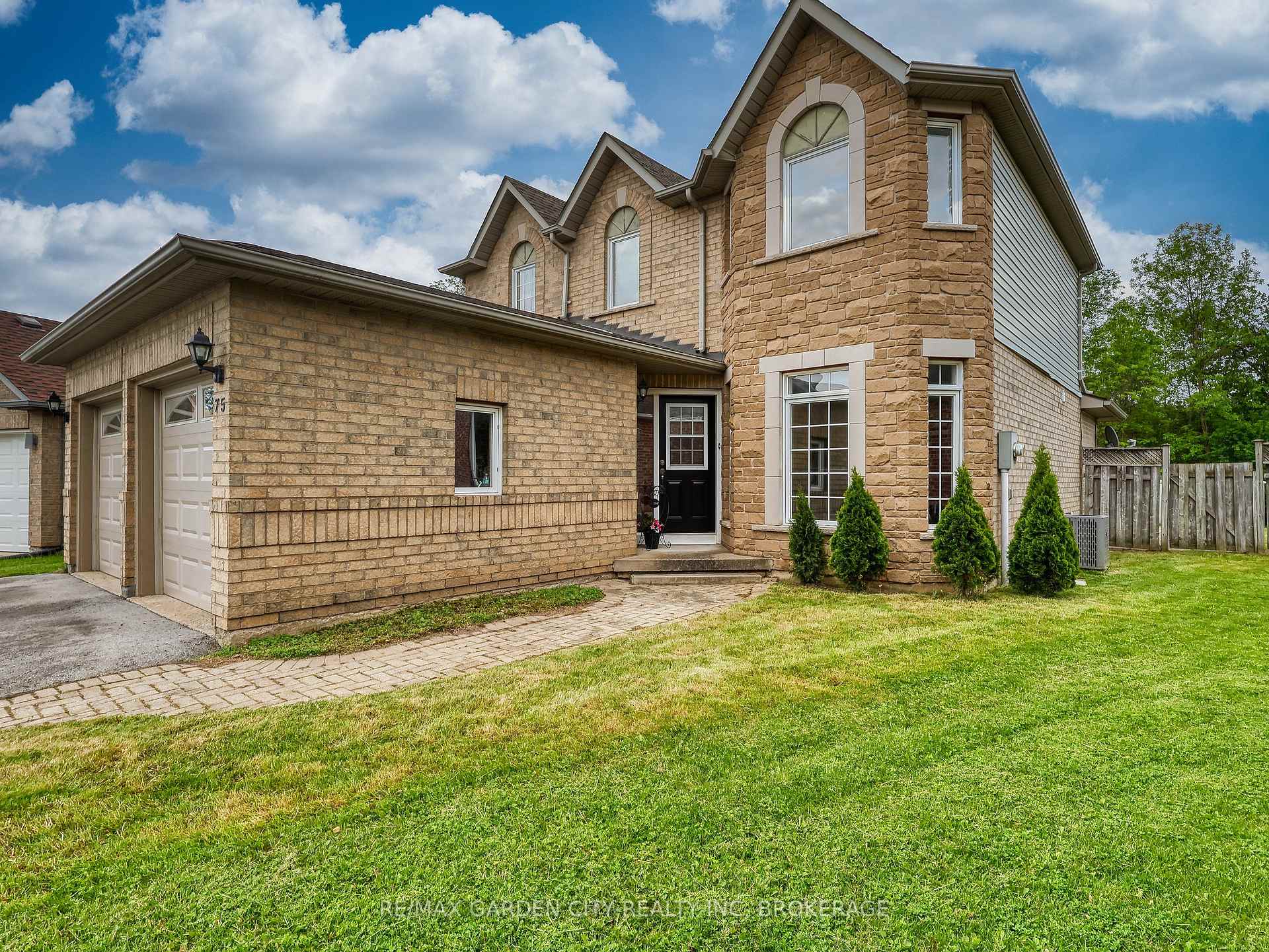 75 Jackson Court E, Welland, ON L3C 7G4