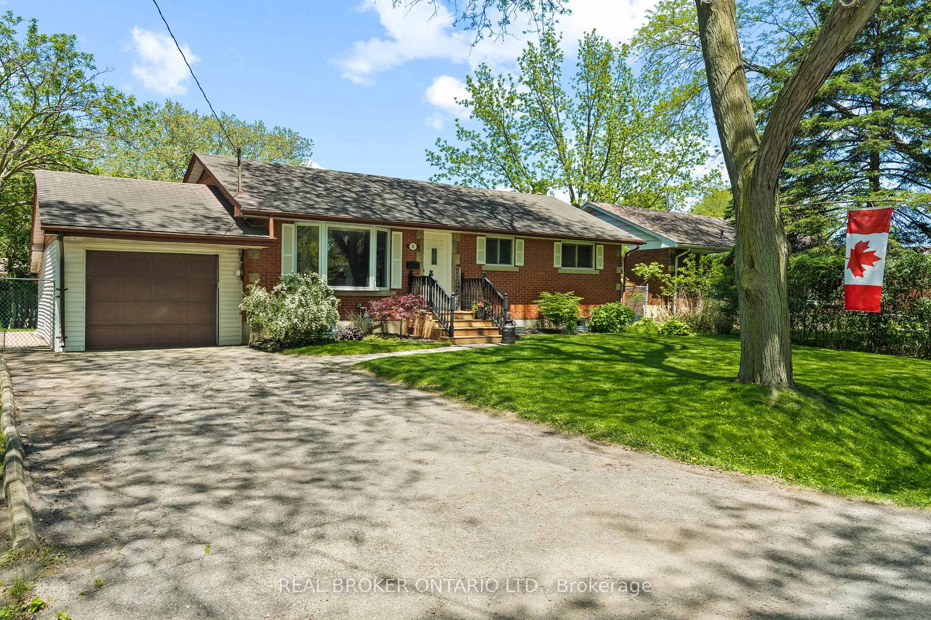 8 Goldsmith Avenue, St. Catharines, ON L2M 2V8