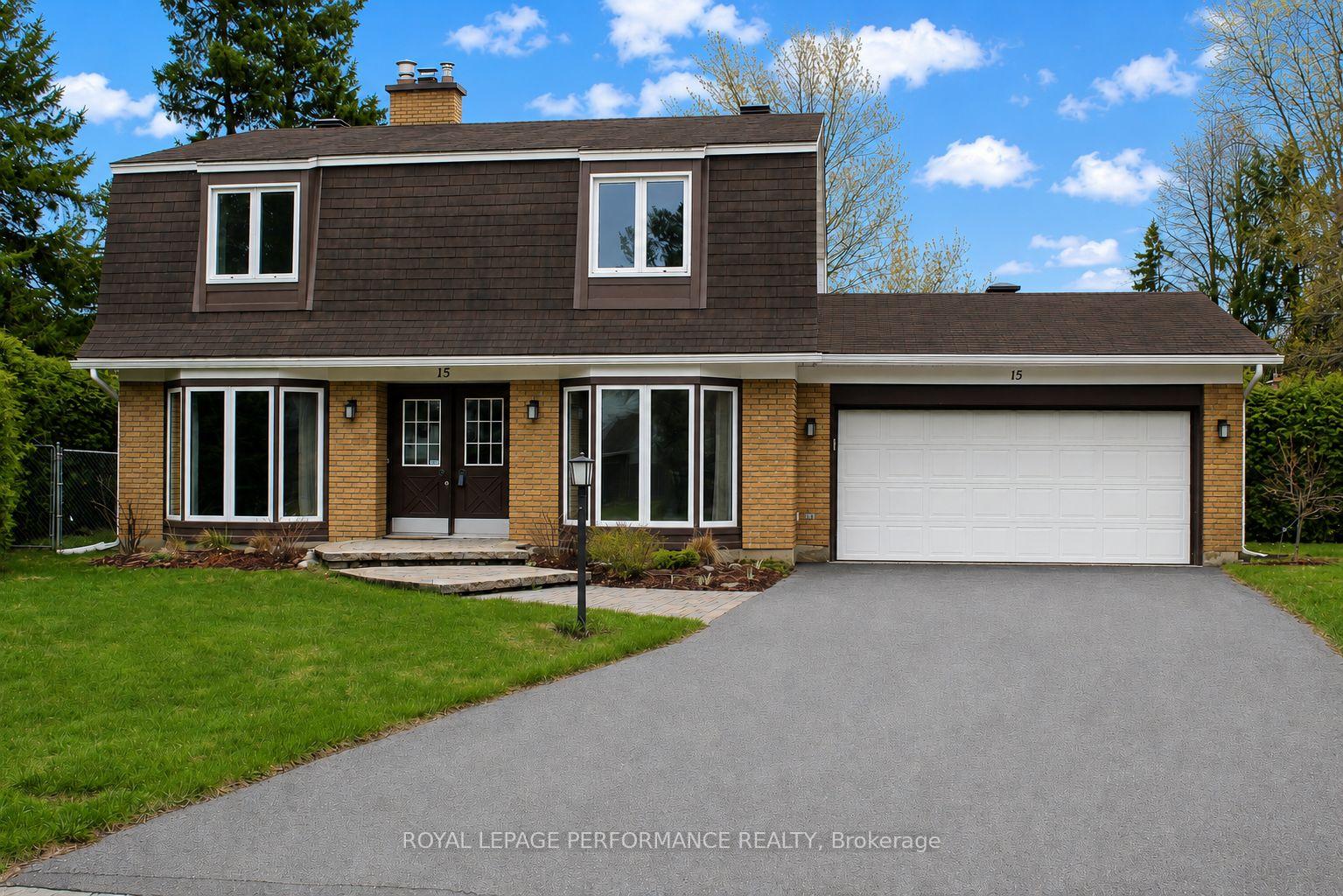 15 Hallowell Court, South of Baseline to Knoxdale, ON K2H 8N4