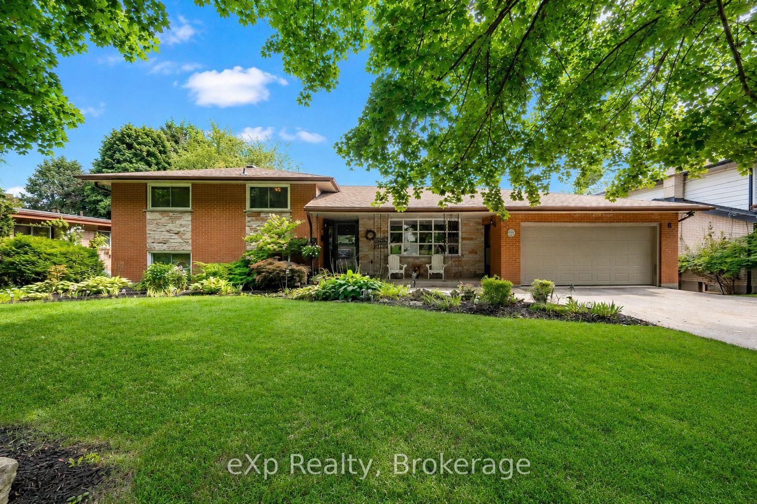 8 Malvern Crescent, Guelph, ON N1L 1G8