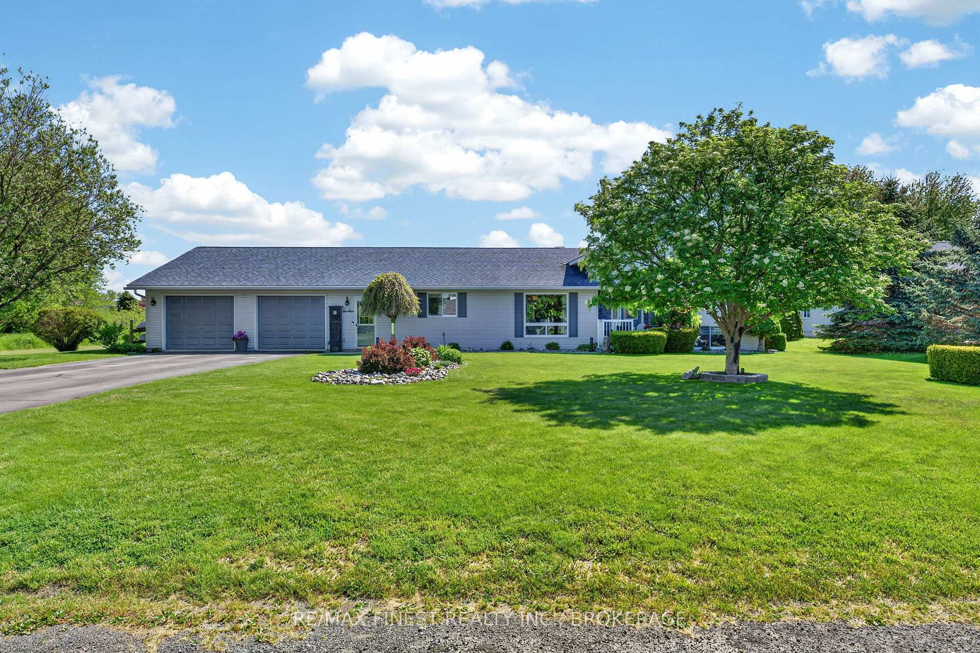 3 Mary Avenue, Prince Edward County, ON K0K 3L0