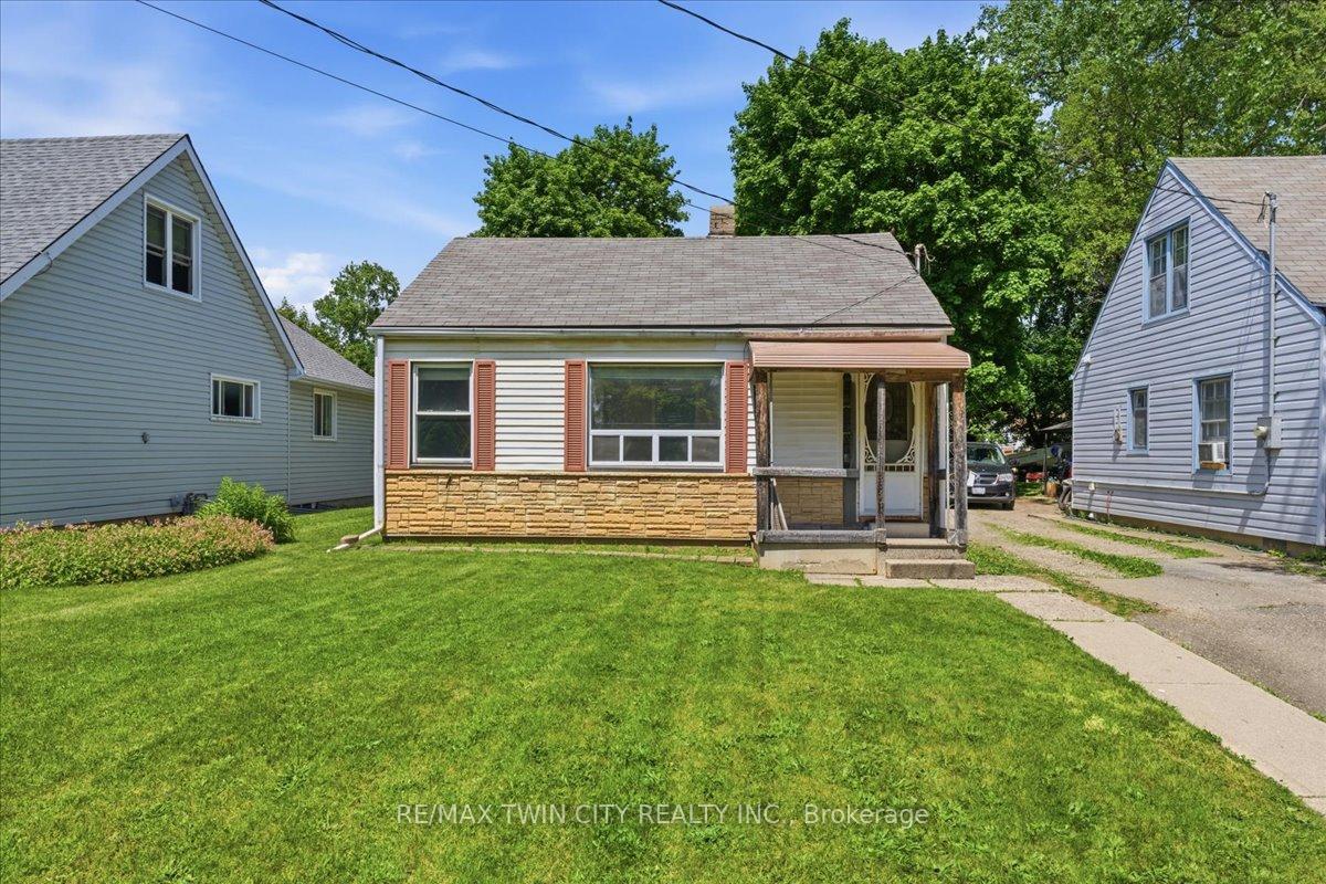 121 Wilkes Street, Brantford, ON N3T 4W4
