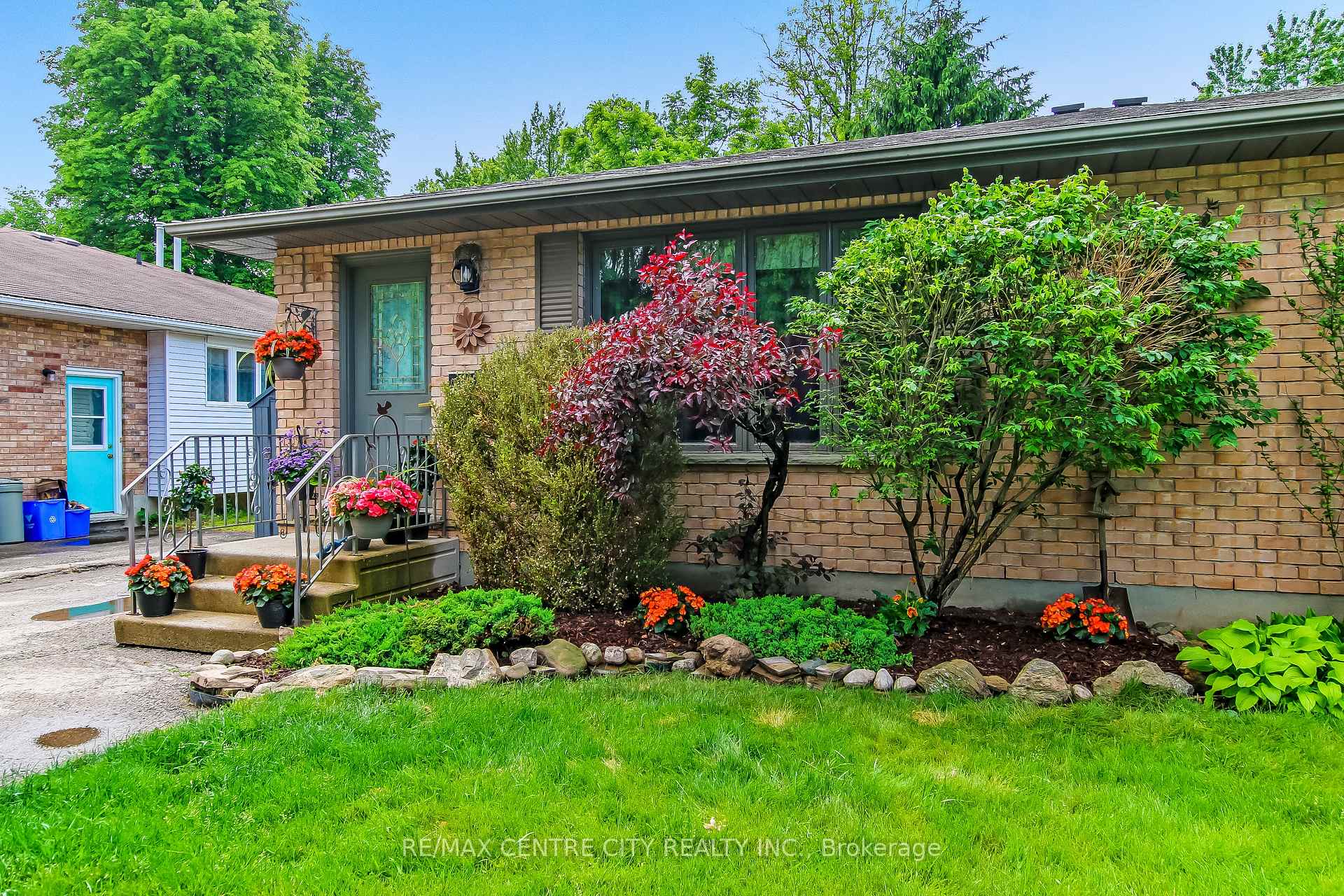 11 Willow Street, St. Thomas, ON N5R 5Z7