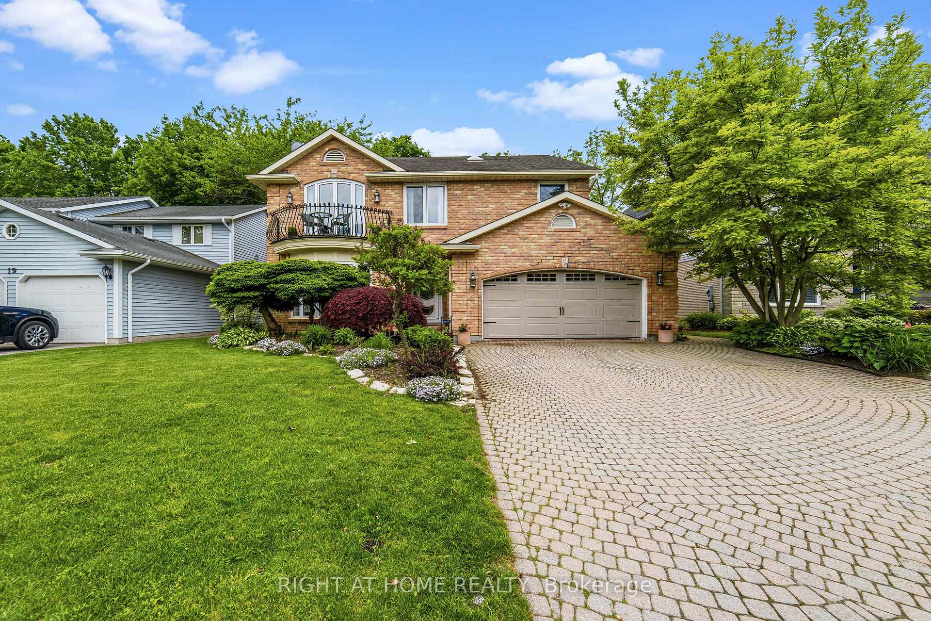 21 Francis Creek Boulevard, St. Catharines, ON L2W 1B1