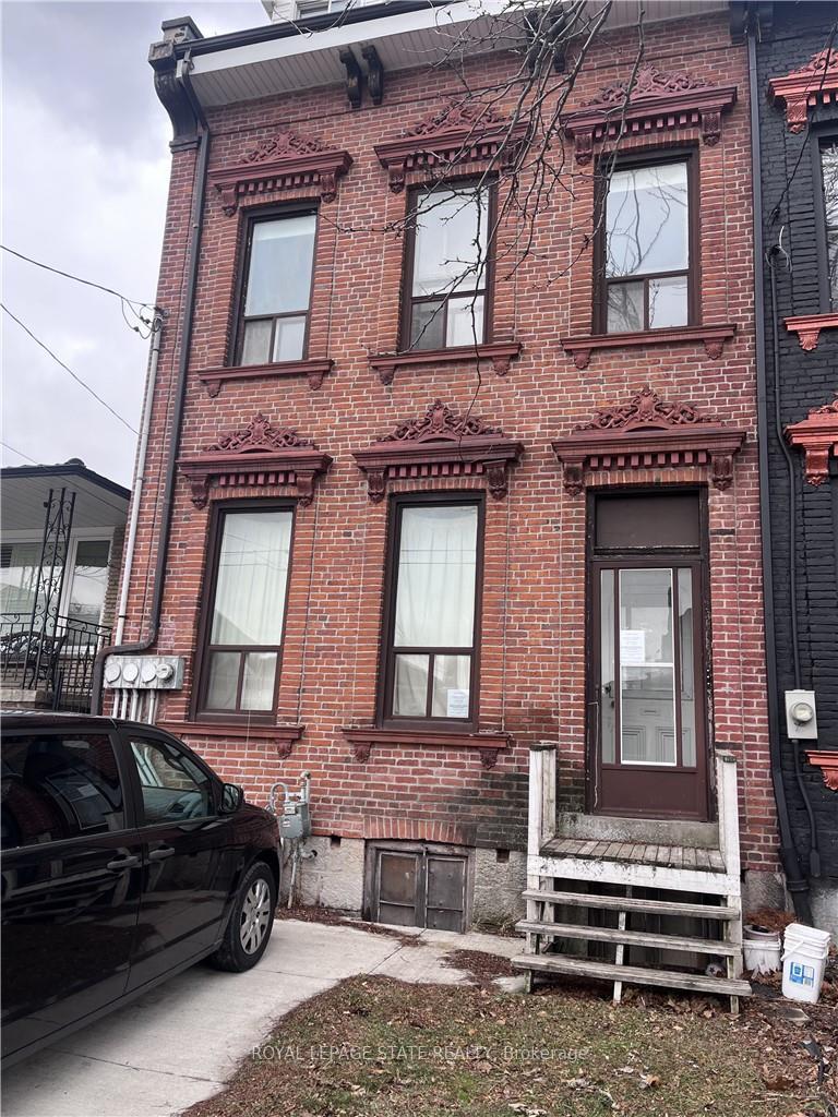 223 Park Street N, Hamilton, ON L8R 2N9