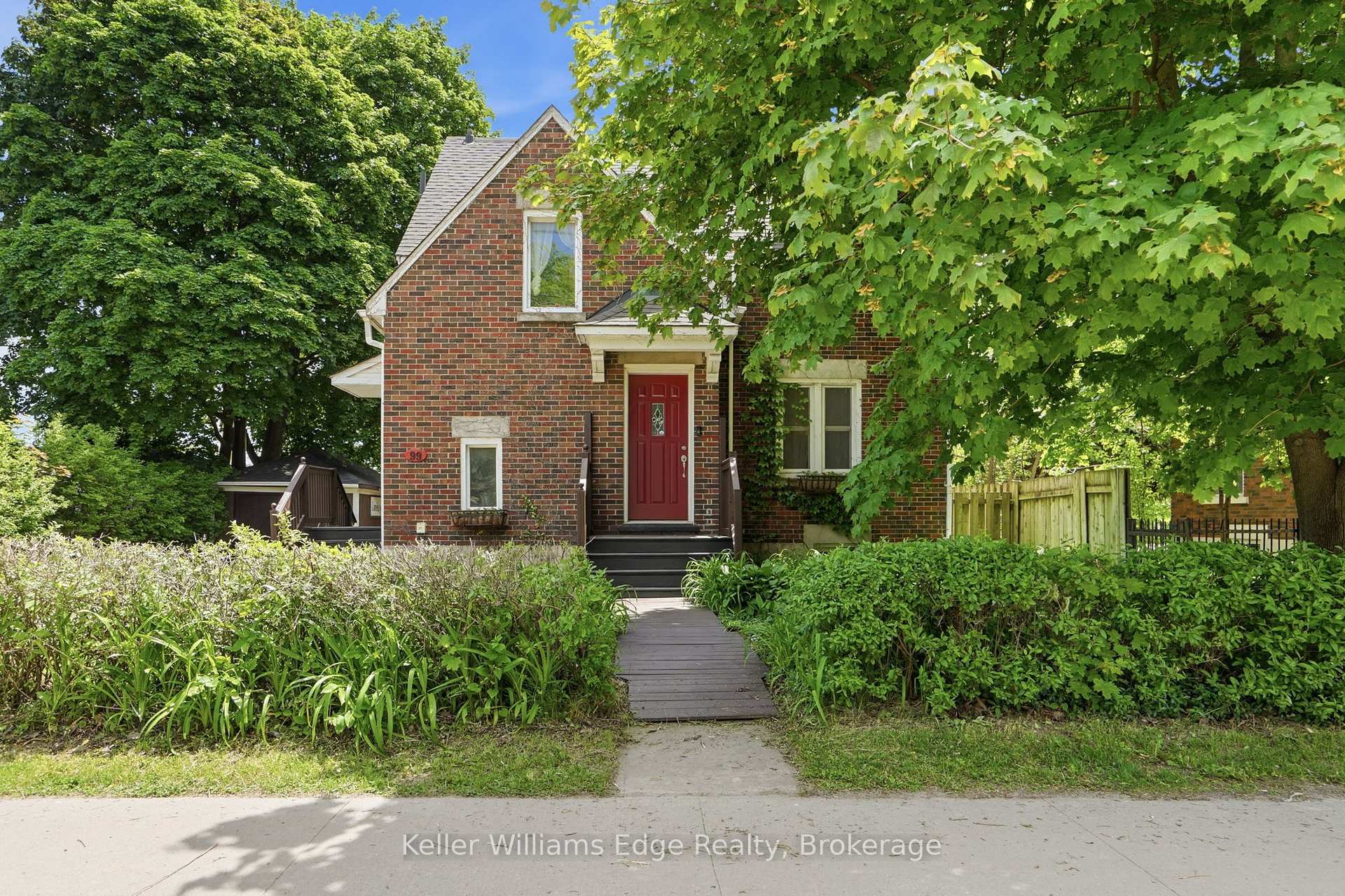 99 St Andrews Street, Cambridge, ON N1S 1M7