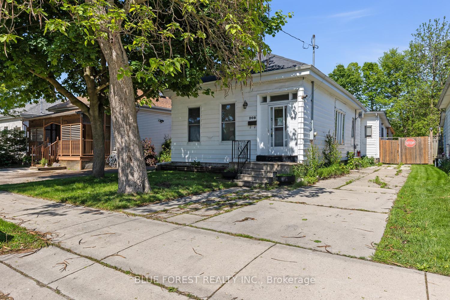 208 Maitland Street, London East, ON N6B 2Y1