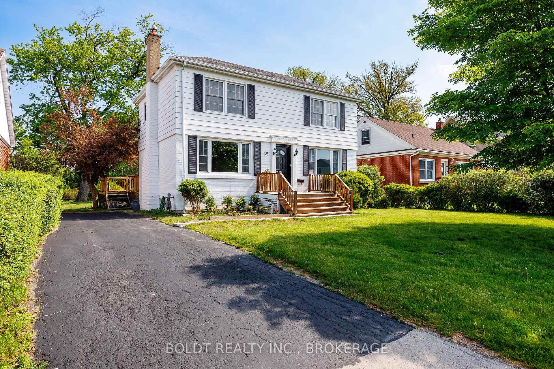 35 Rivercrest Drive, St. Catharines, ON L2T 2P3