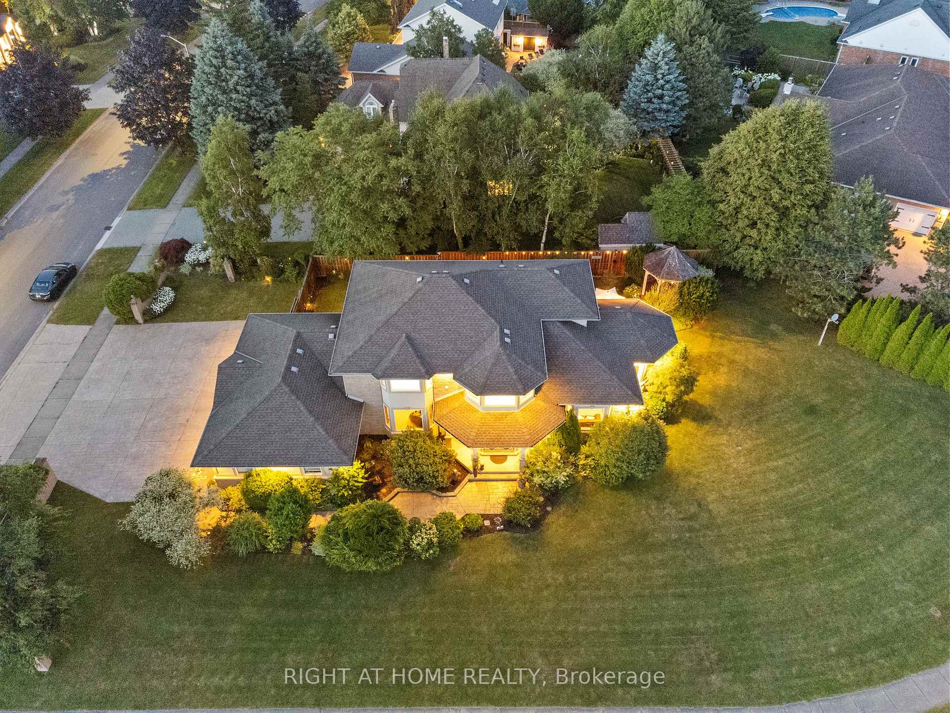 7775 St Augustine Crescent, Niagara Falls, ON L2H 2X3
