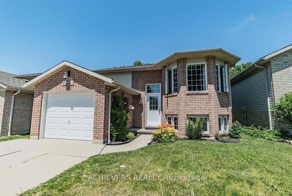 107 Greenfield Lane, Chatham-Kent, ON N7L 5N5