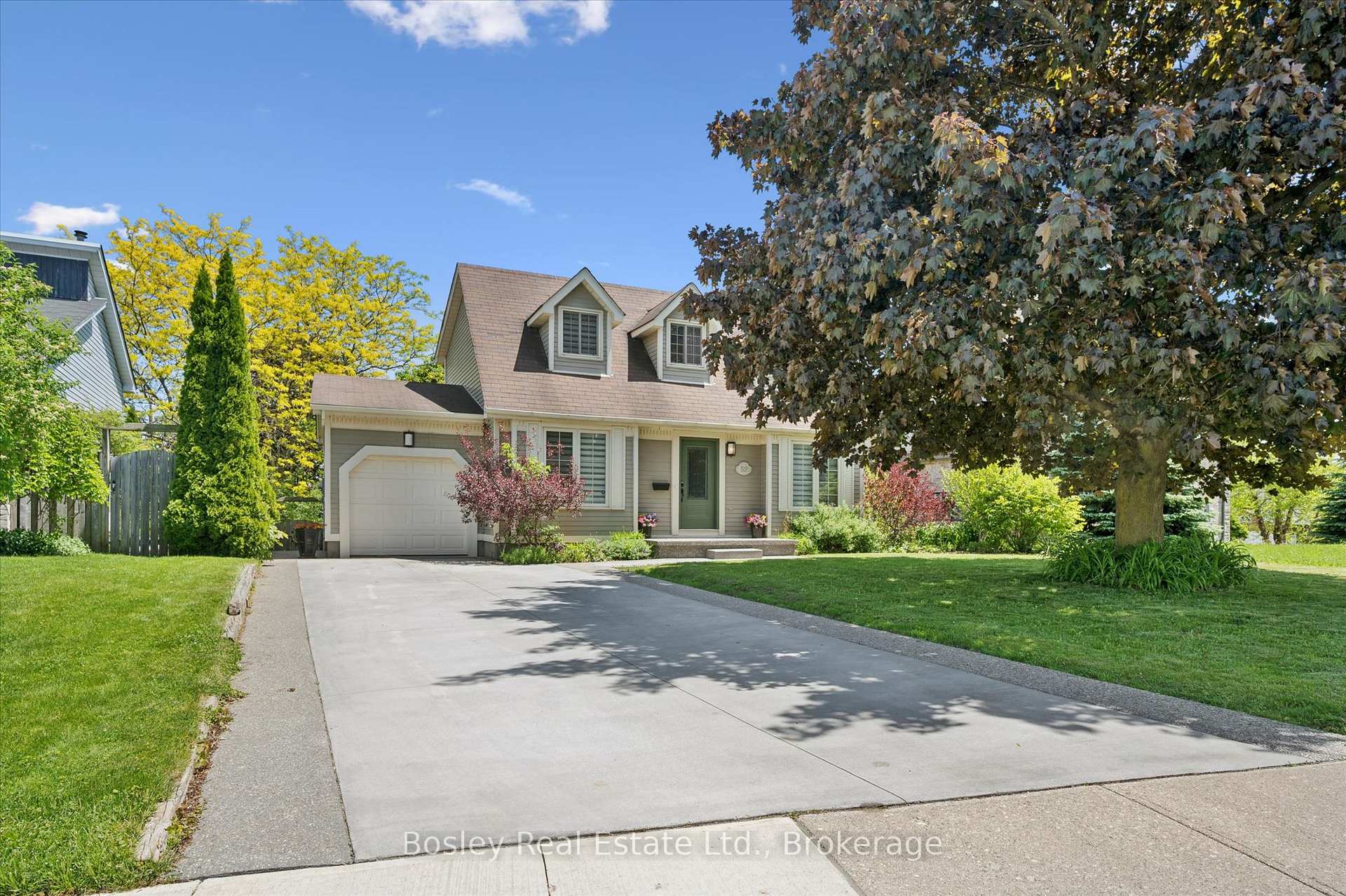 52 Stirling MacGregor Drive, Cambridge, ON N1S 4N5
