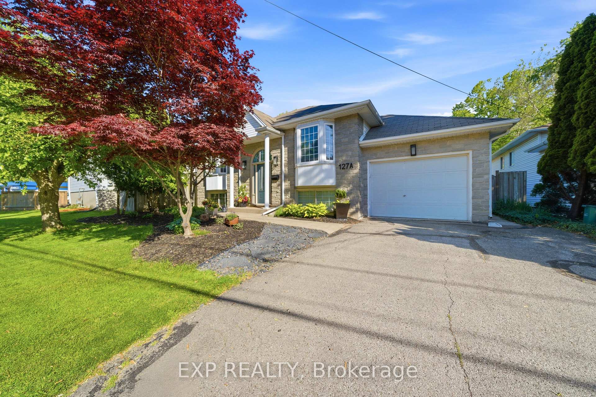 127A Lakeshore Road, St. Catharines, ON L2N 2T8