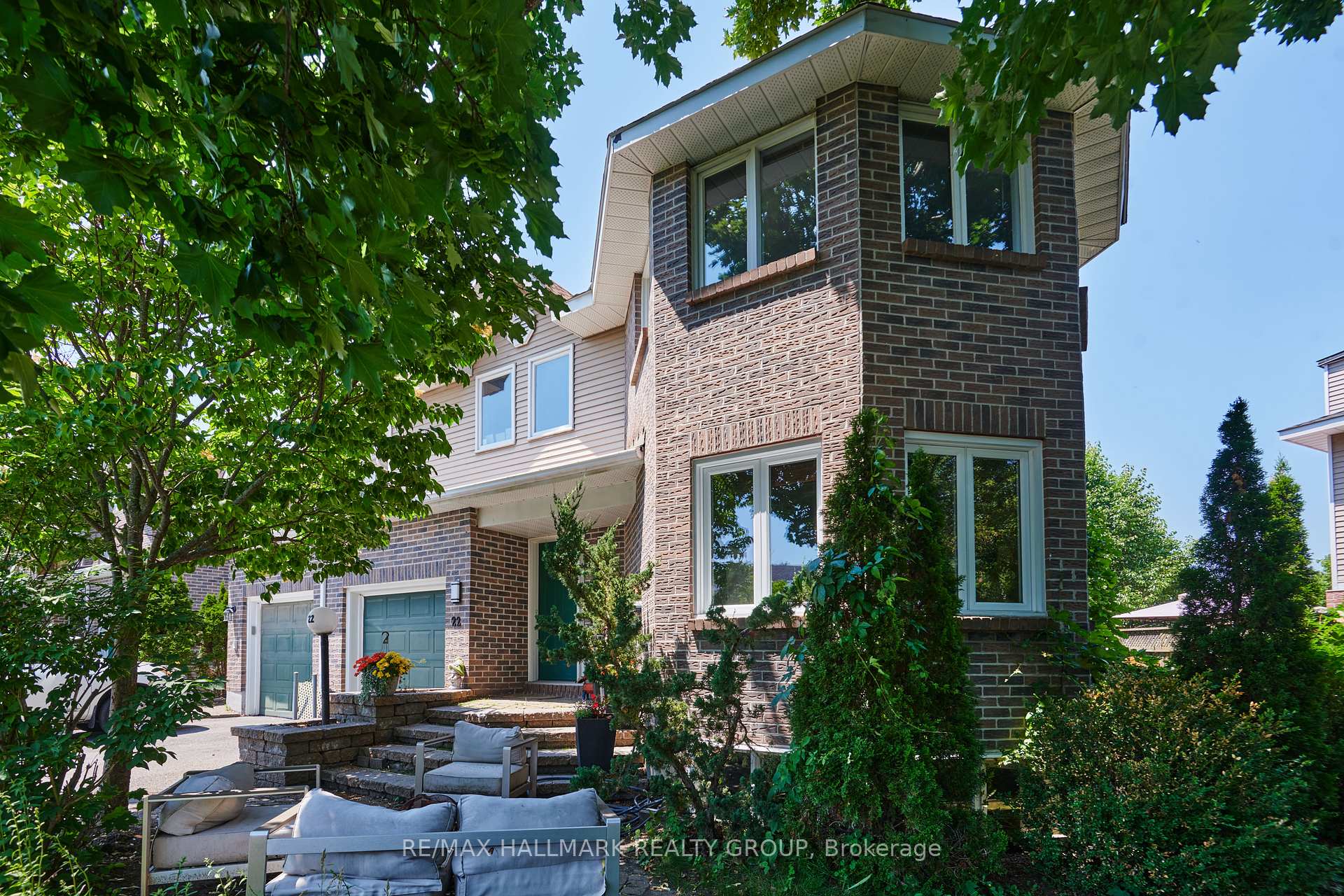 22 Terrace Drive, Bells Corners and South to Fallowfield, ON K2H 9N2