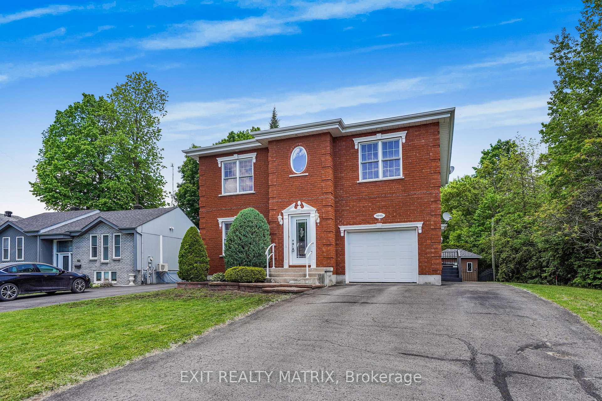1045 Sidney Street, Hawkesbury, ON K6A 3N2