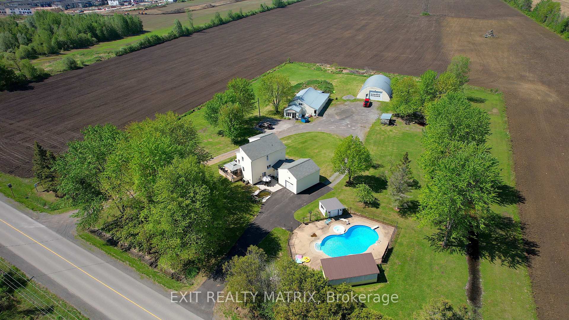 912 Eadie Road, Russell, ON K4R 1E5