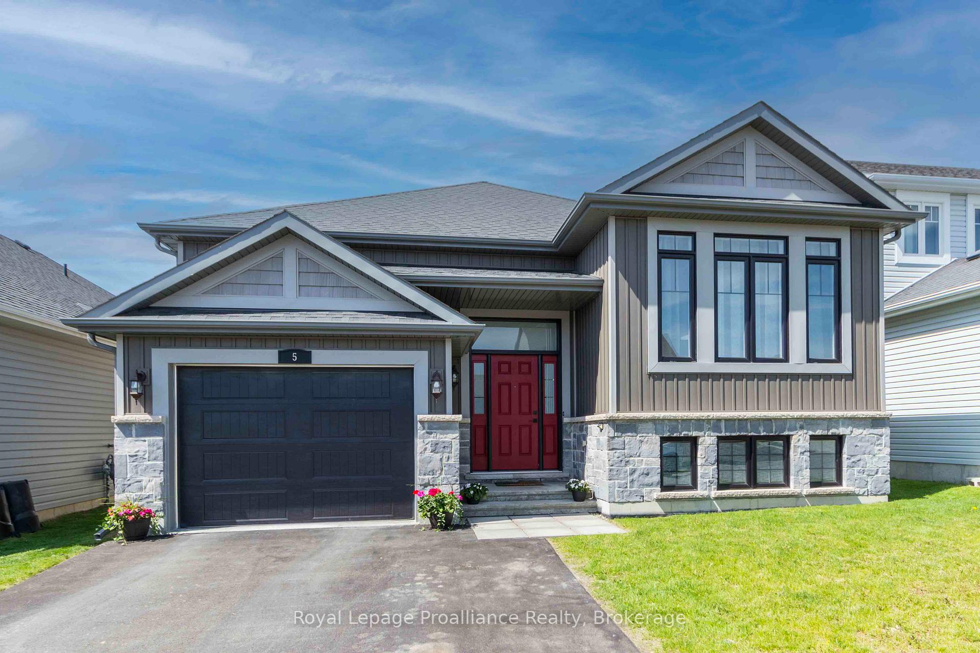 5 Walnut Crescent, Belleville, ON K8N 0E3