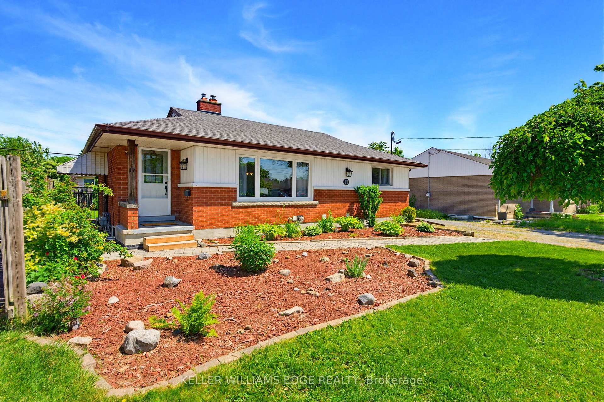 17 Broadmore Avenue, St. Catharines, ON L2M 6A4
