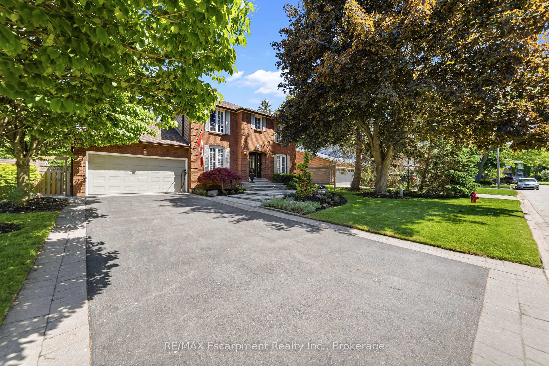 449 Roymor Crescent, Hamilton, ON L9G 3W9