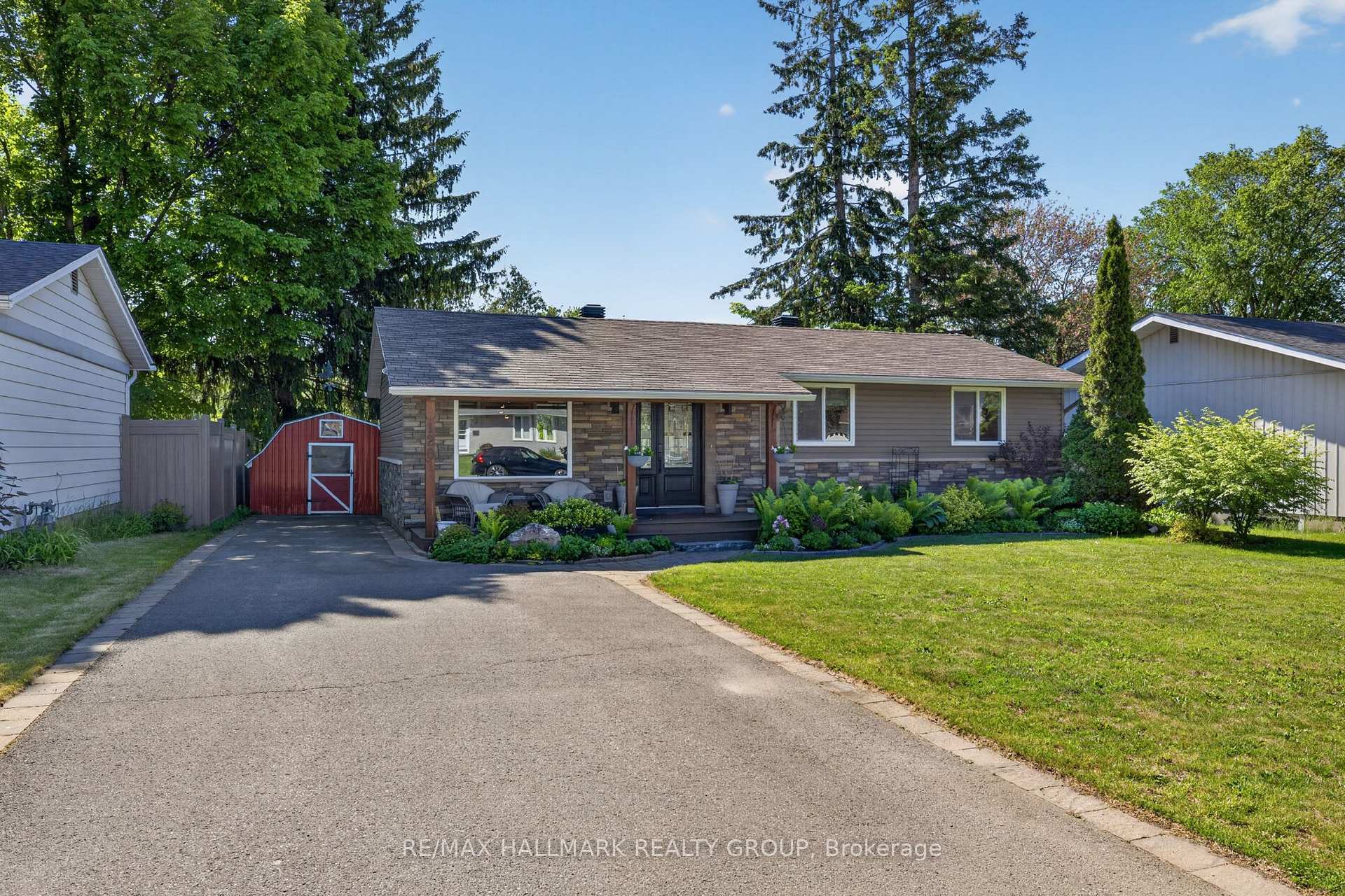 120 ABBEYHILL Drive, Kanata, ON K2L 1H2