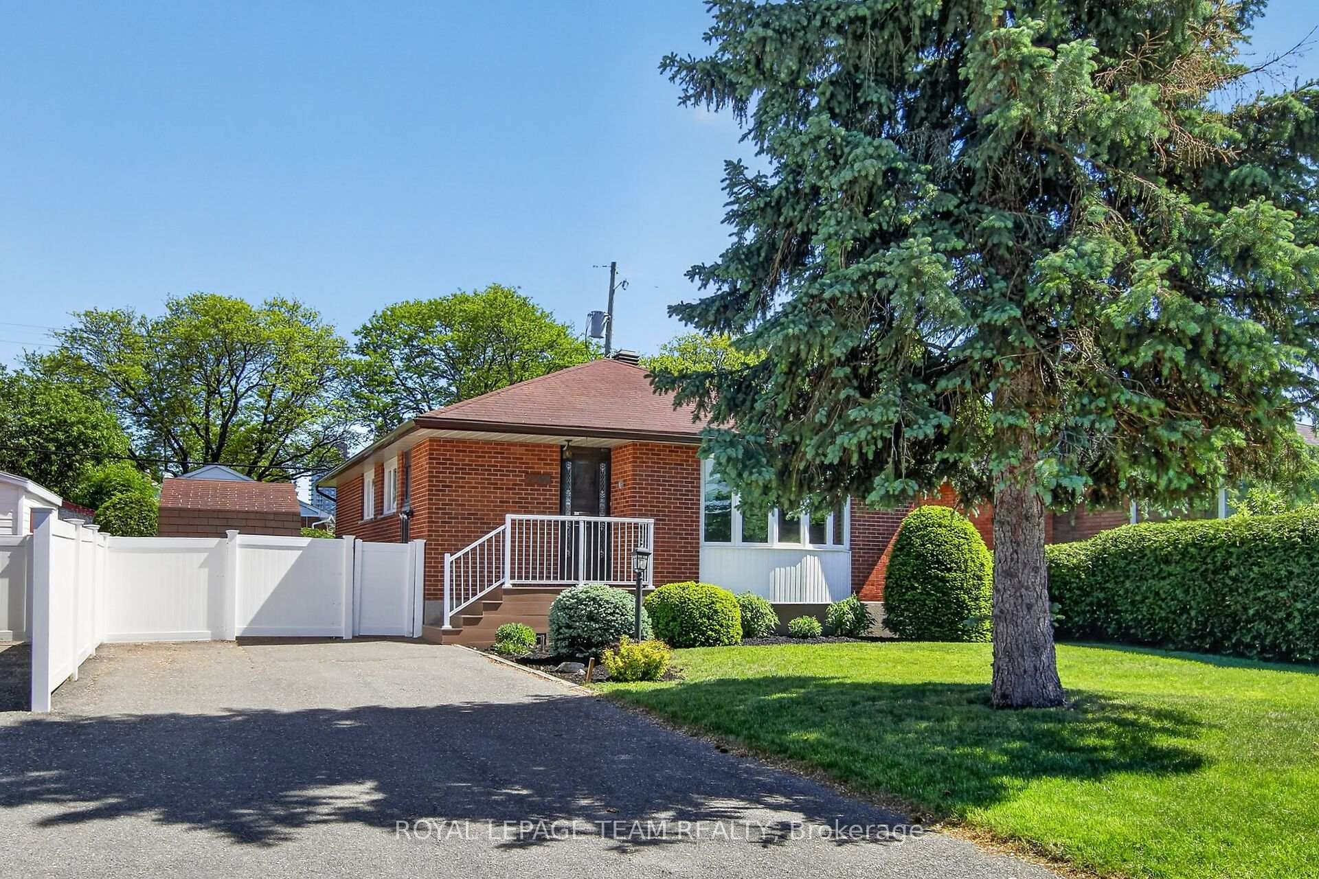2390 Cheshire Road, Parkway Park - Queensway Terrace S and Area, ON K2C 1G3