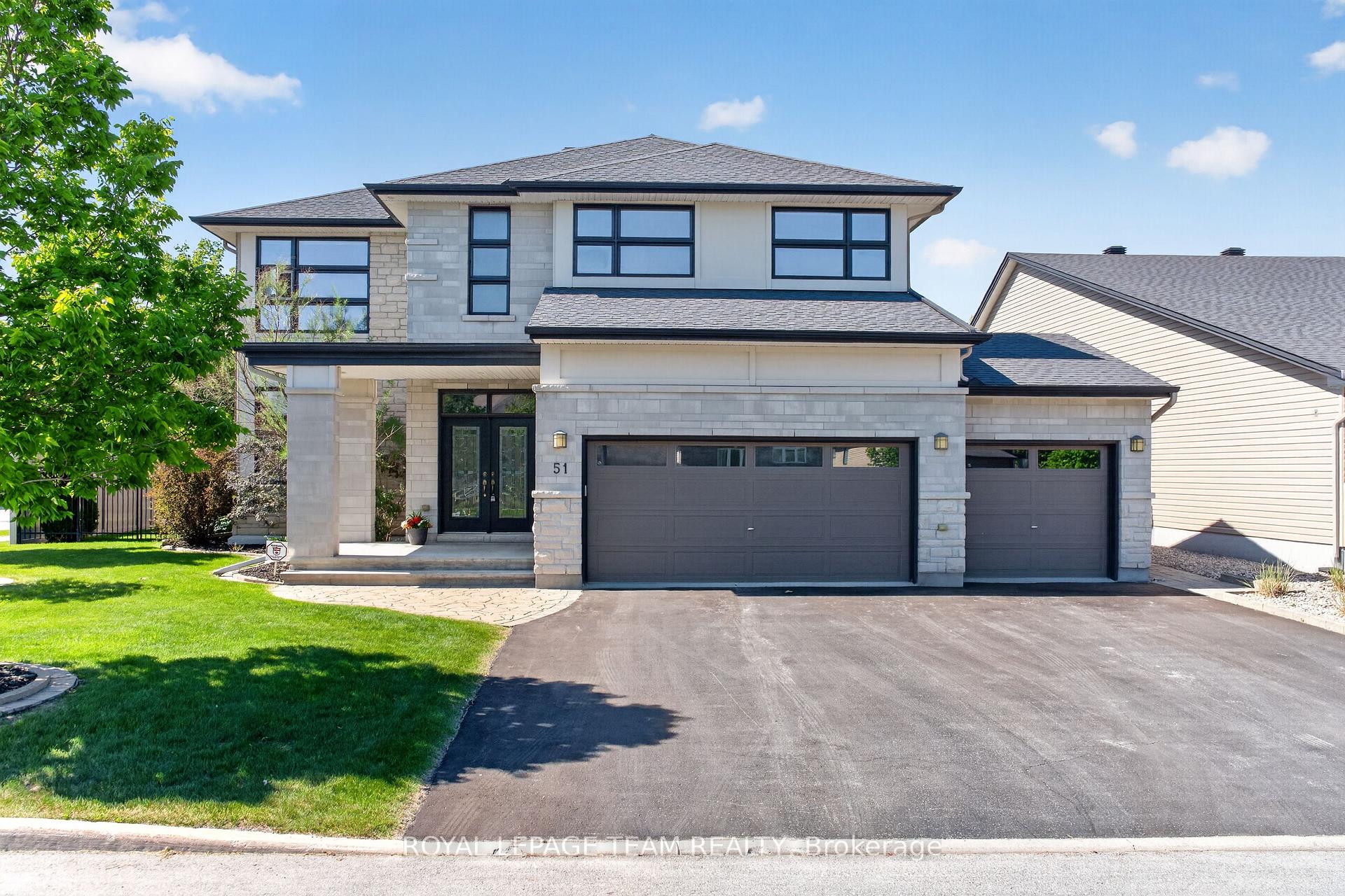 51 Bridle Crest Court, Kanata, ON K2M 0H5