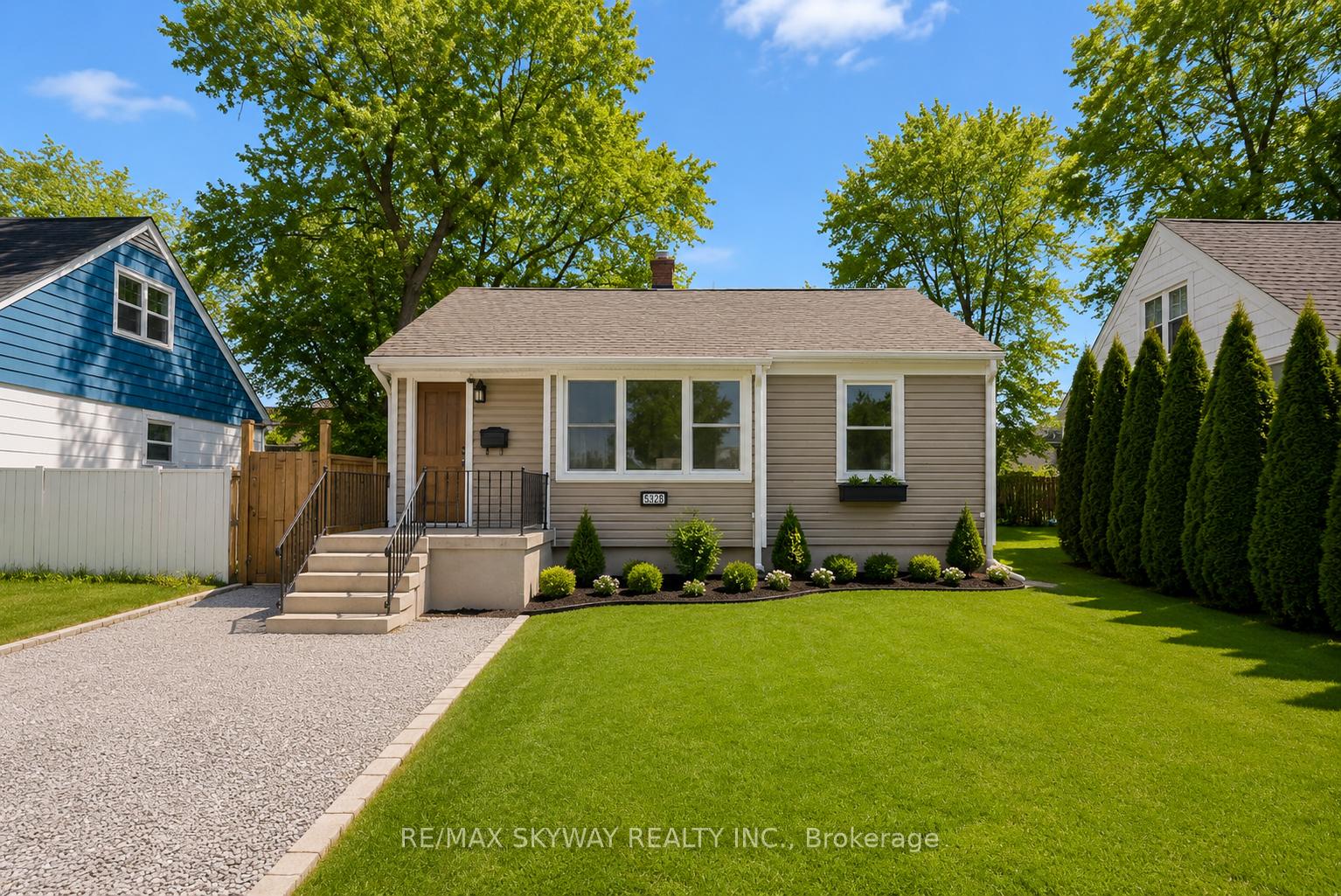 5328 Houck Drive, Niagara Falls, ON L2E 1S1