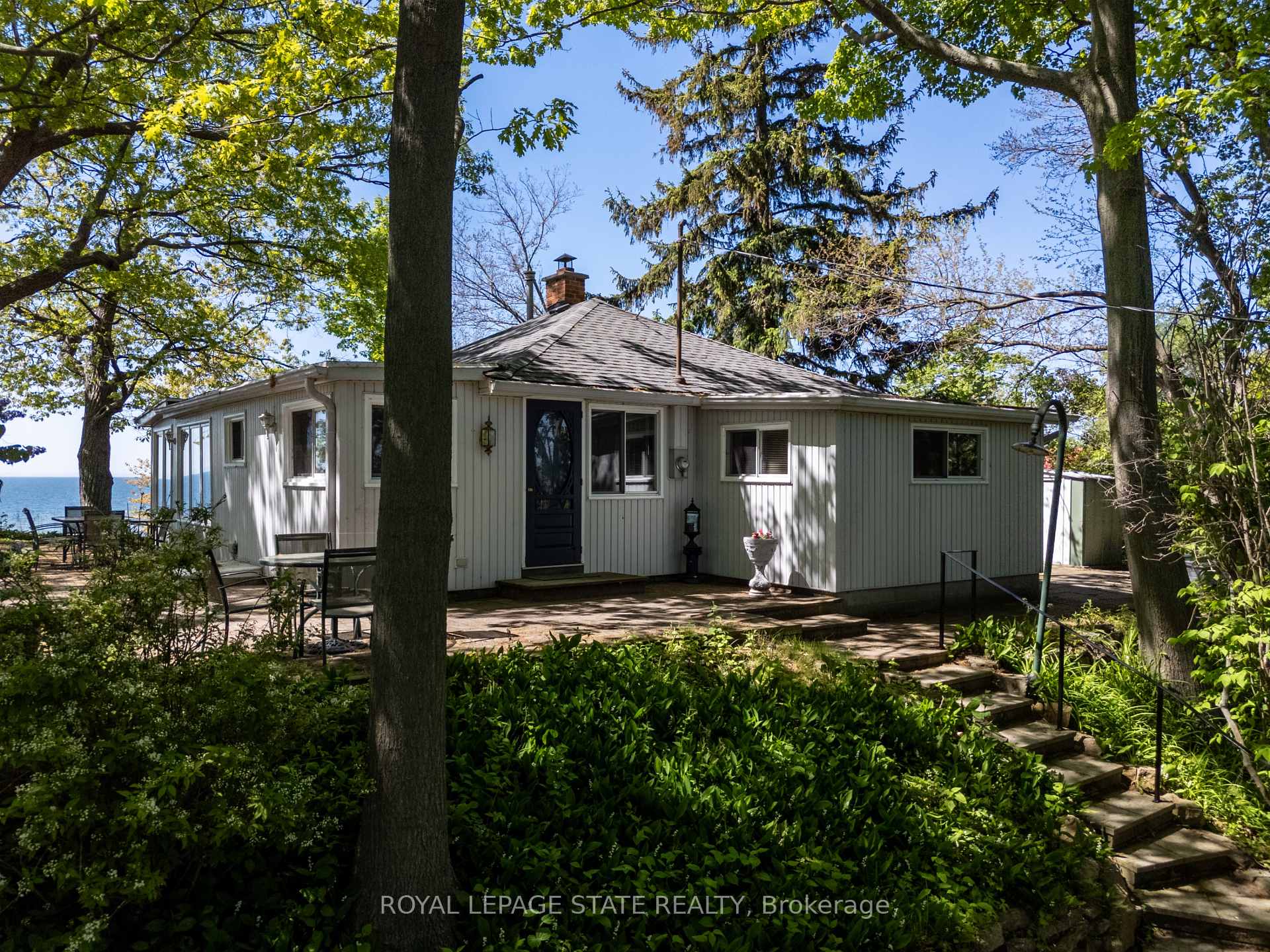 689 Sandy Bay Road, Haldimand, ON N1A 2W6