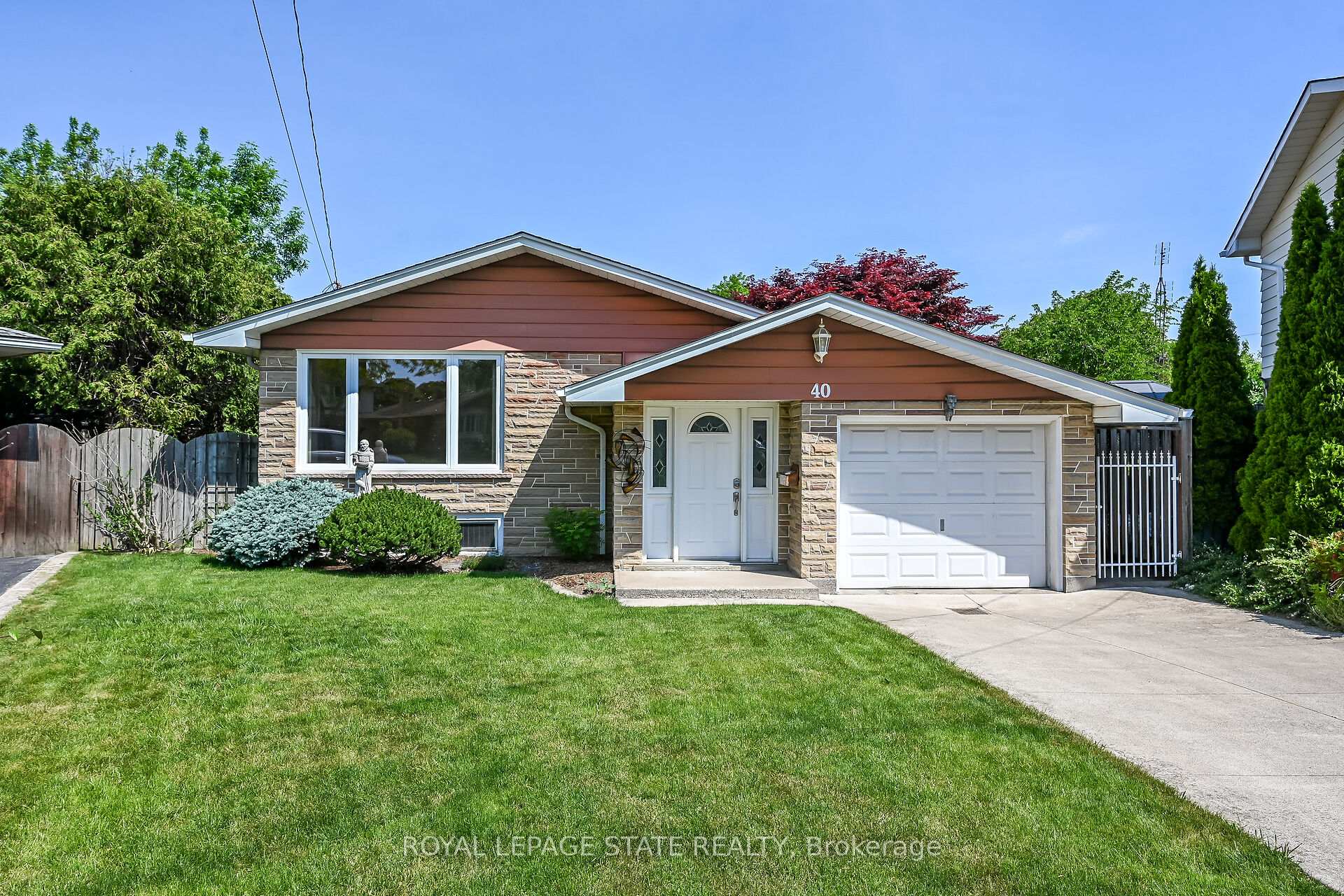 40 Bermuda Court, Hamilton, ON L9C 2J8
