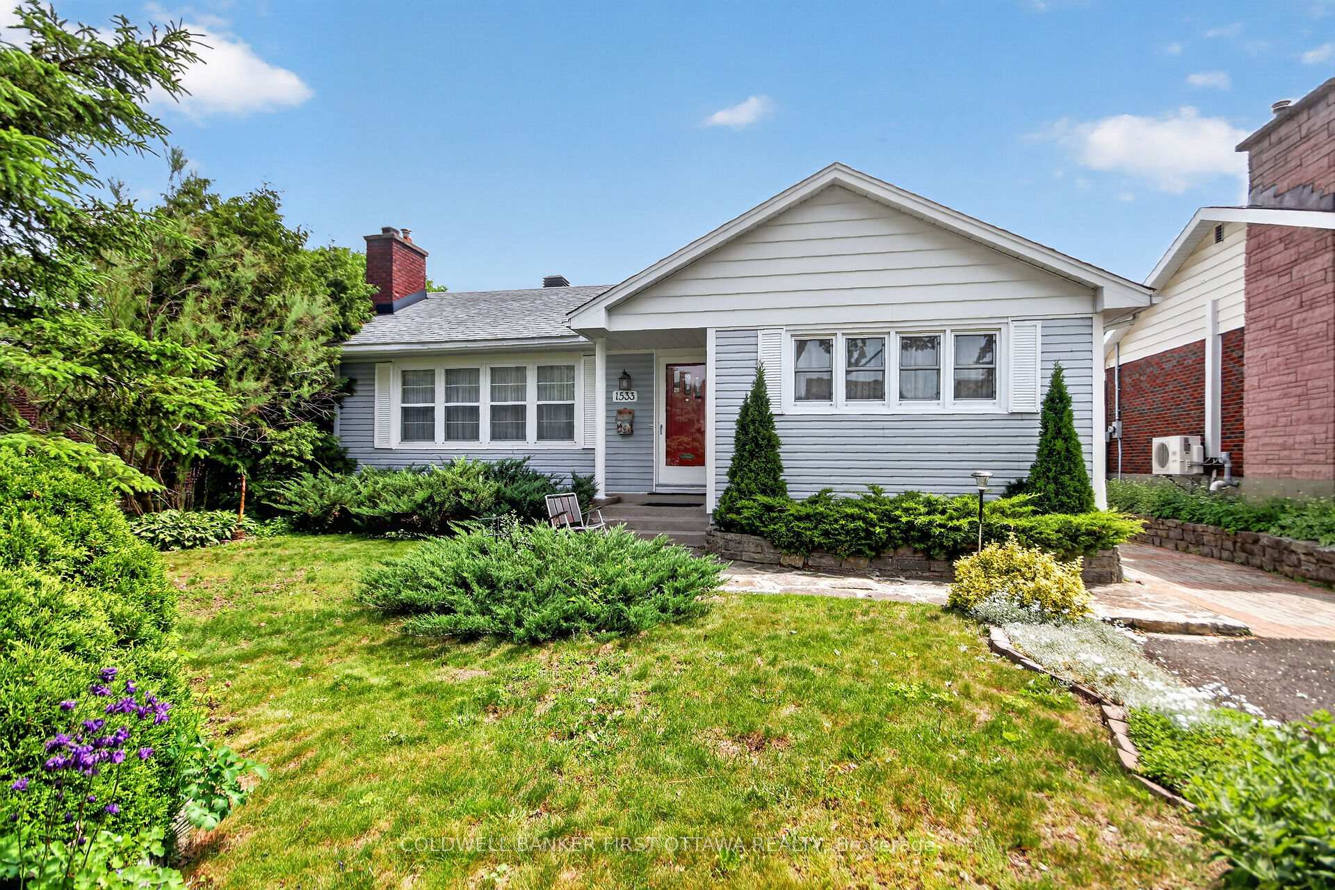 1533 Mimosa Avenue, Alta Vista and Area, ON K1G 0W2