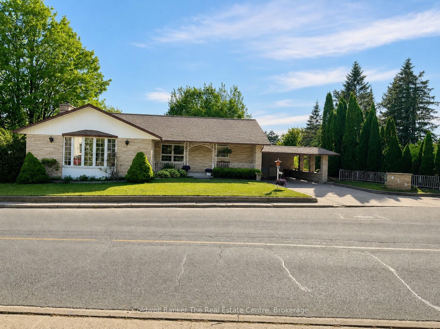 815 Muskoka Road N, Gravenhurst, ON P1P 1C2