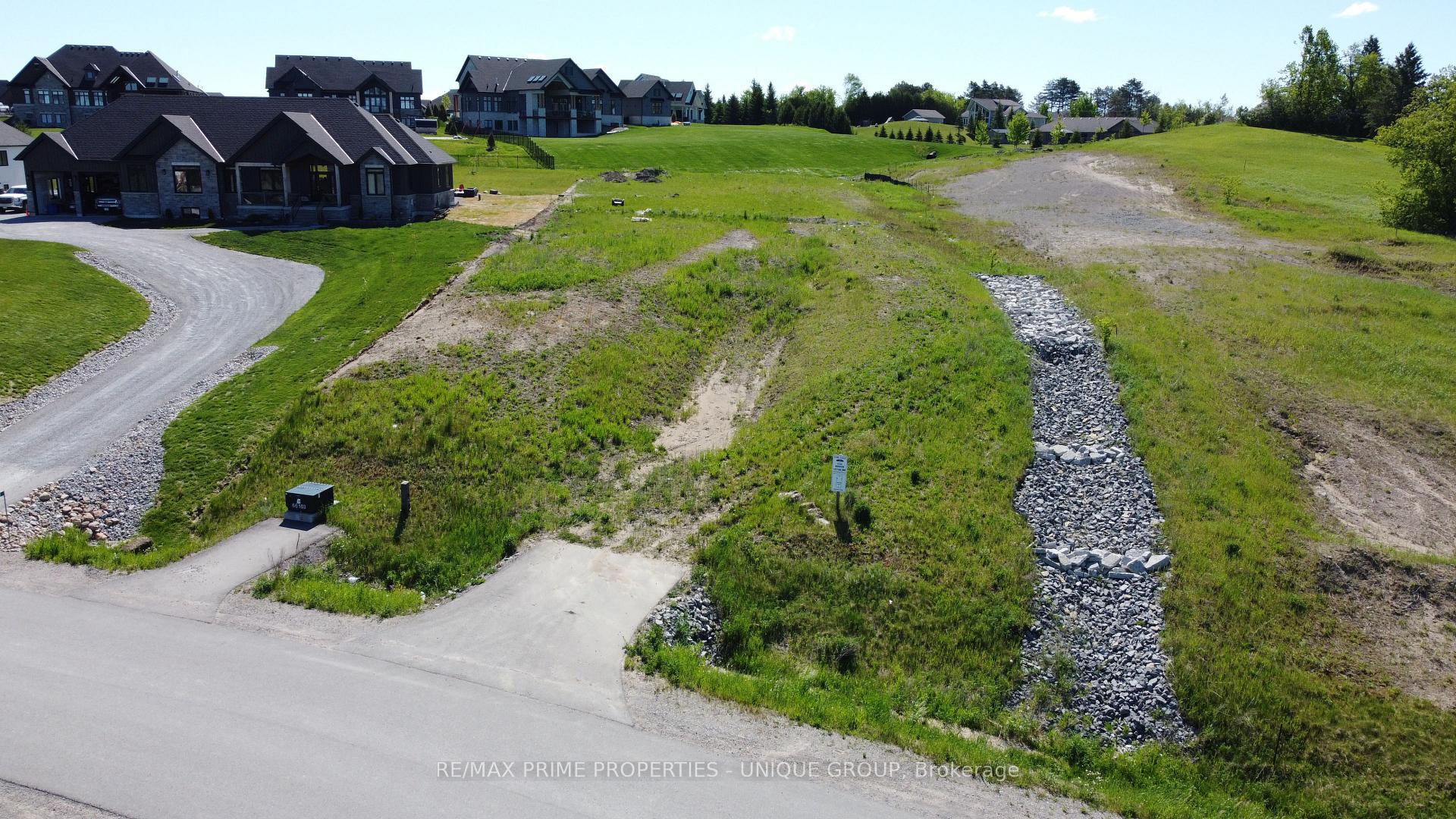 8 Country Place, Kawartha Lakes, ON L0A 1A0