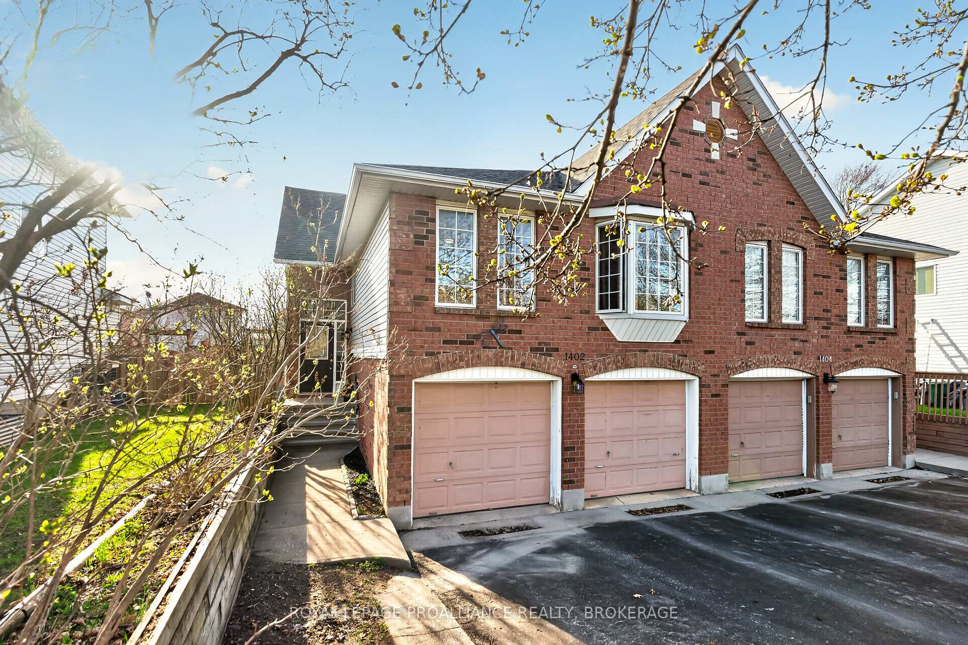1402 Thornwood Crescent, Kingston, ON K7P 3B6