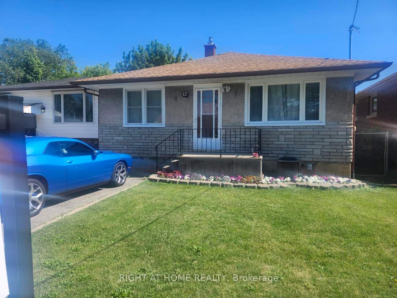 12 Vera Street, St. Catharines, ON L2S 1C4