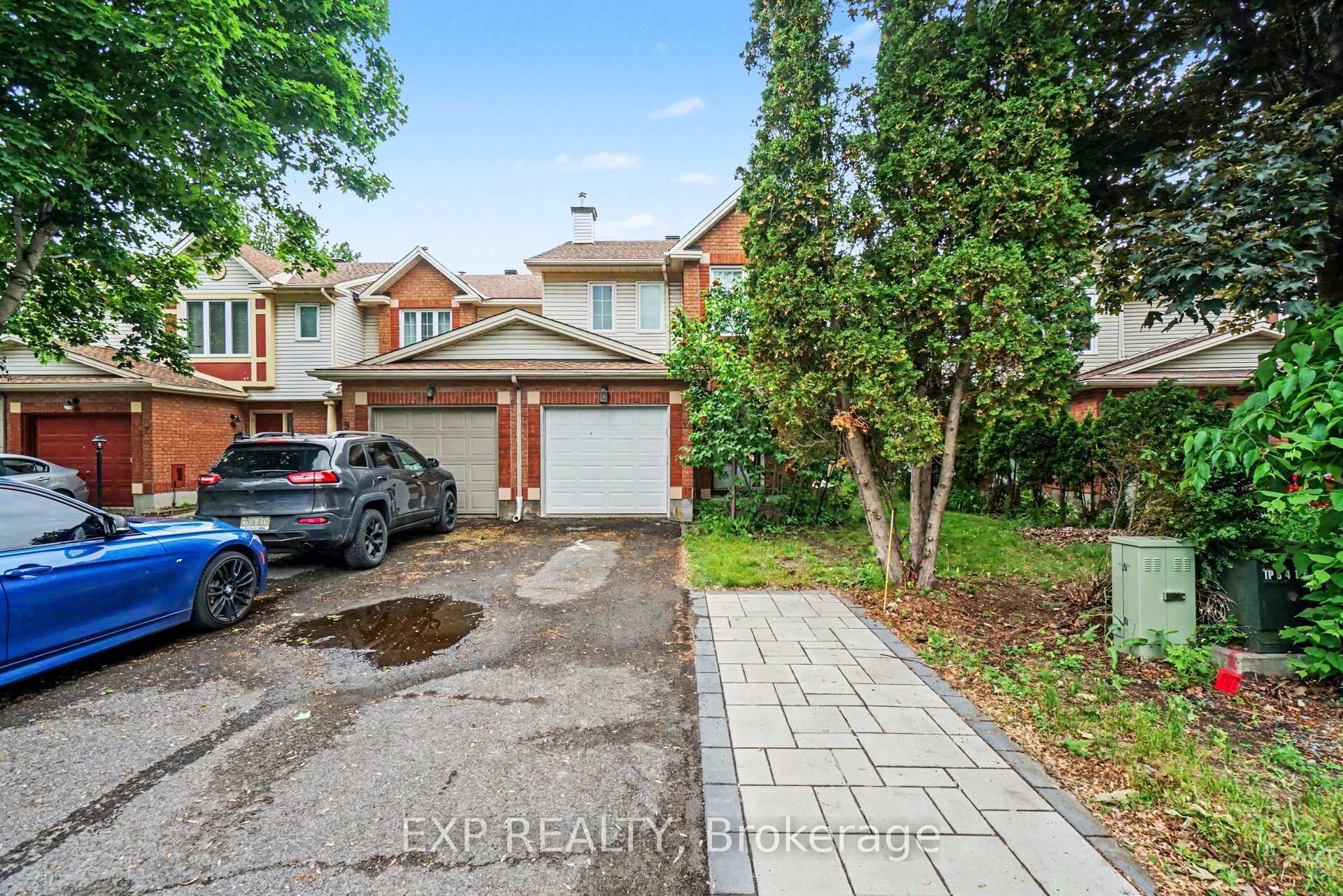 11 Longshire Circle, Barrhaven, ON K2J 4K7