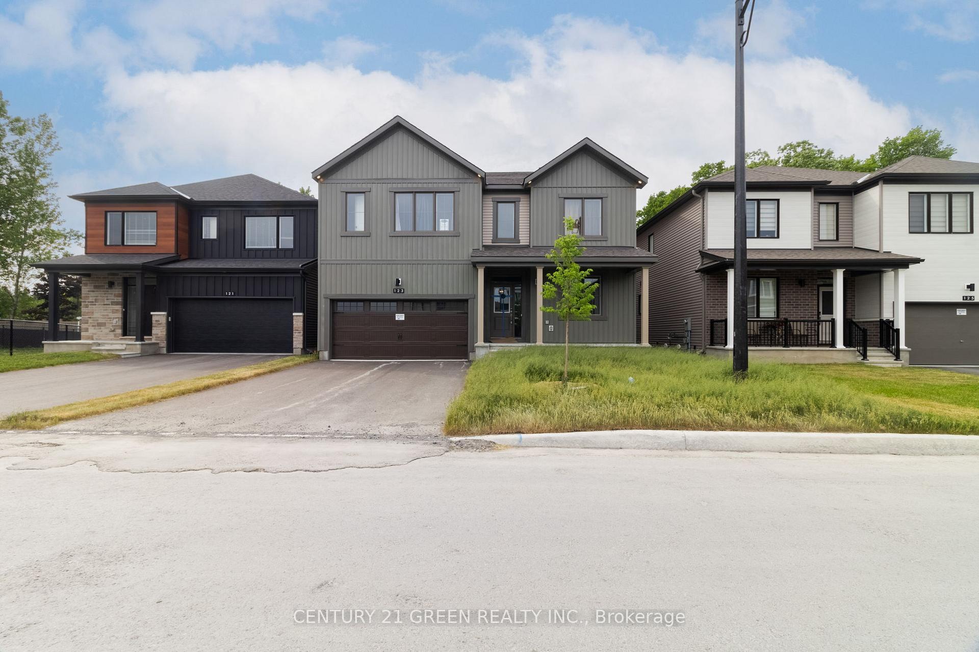 123 Tonic Crescent, Kanata, ON K2K 1X7