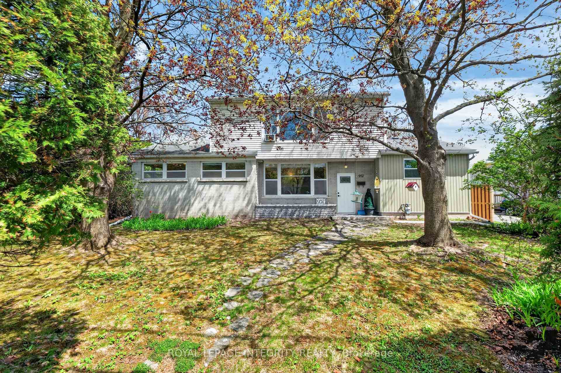 957 Blair Road, Beacon Hill North - South and Area, ON K1J 7M9