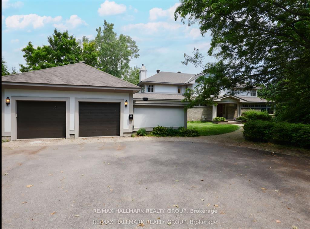 23 Davidson Drive, Beacon Hill North - South and Area, ON K1J 6L7