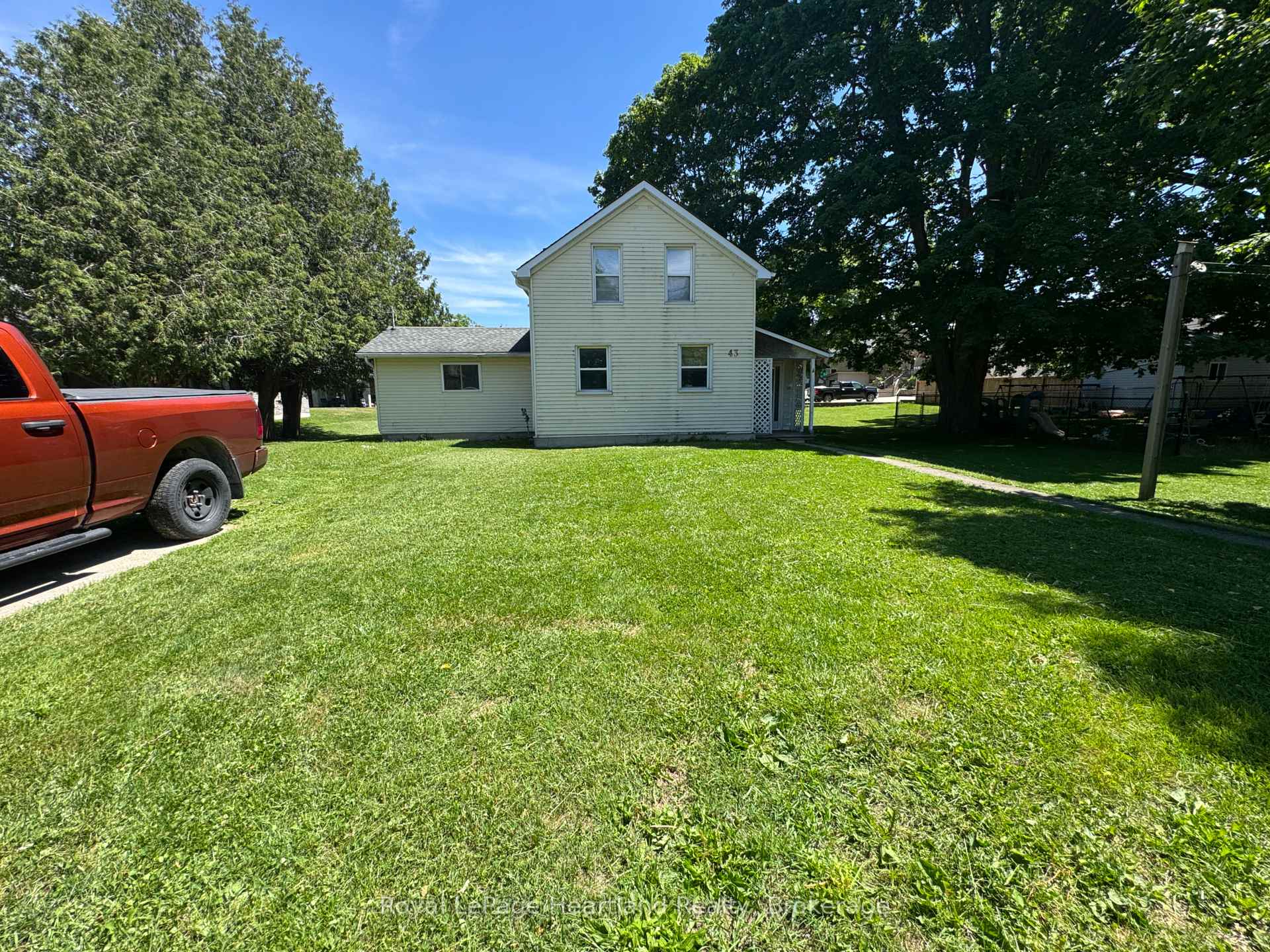 43 CLINTON Street, South Bruce, ON N0G 2S0