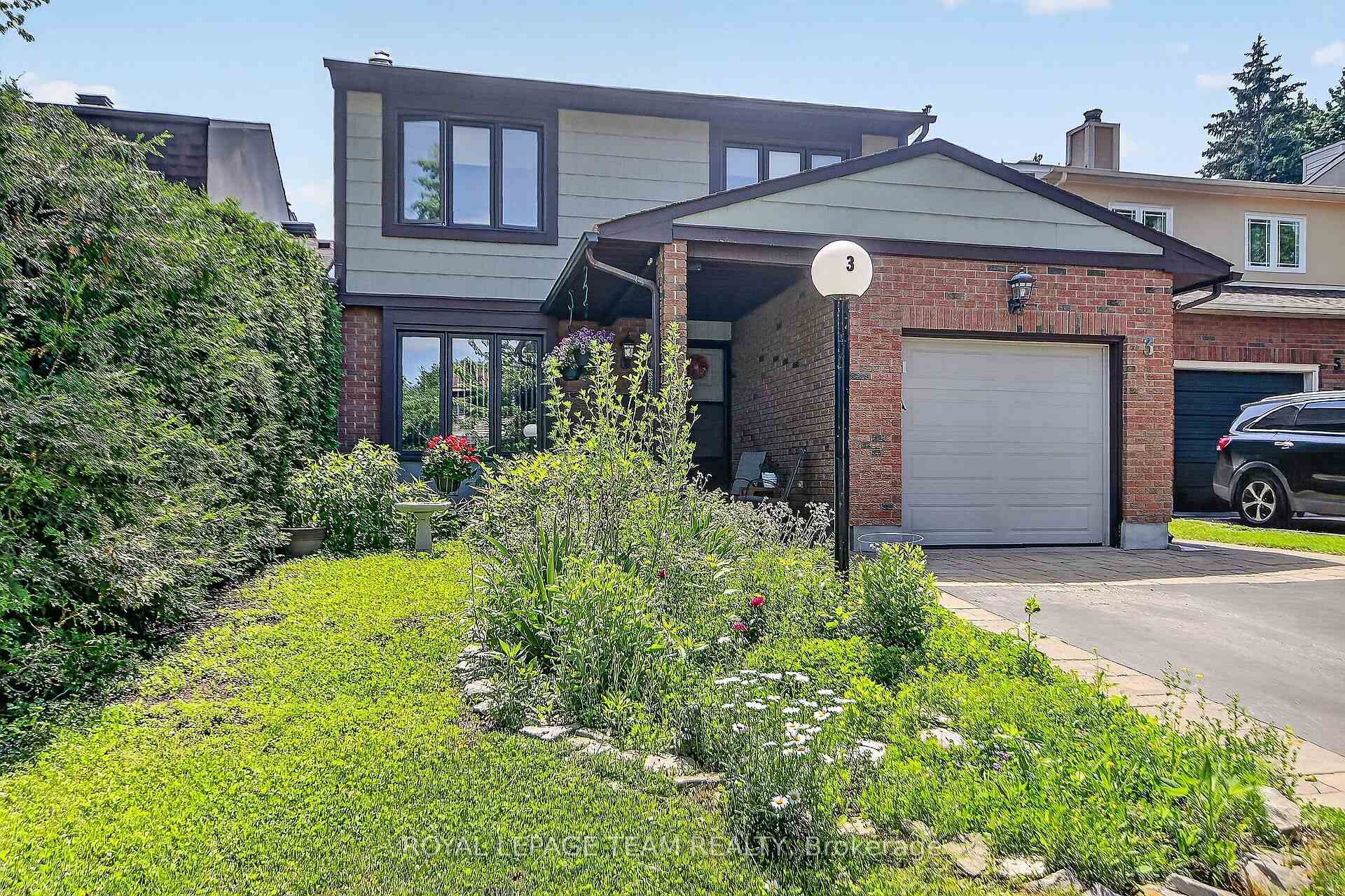3 Haywood Crescent, Kanata, ON K2L 2J3