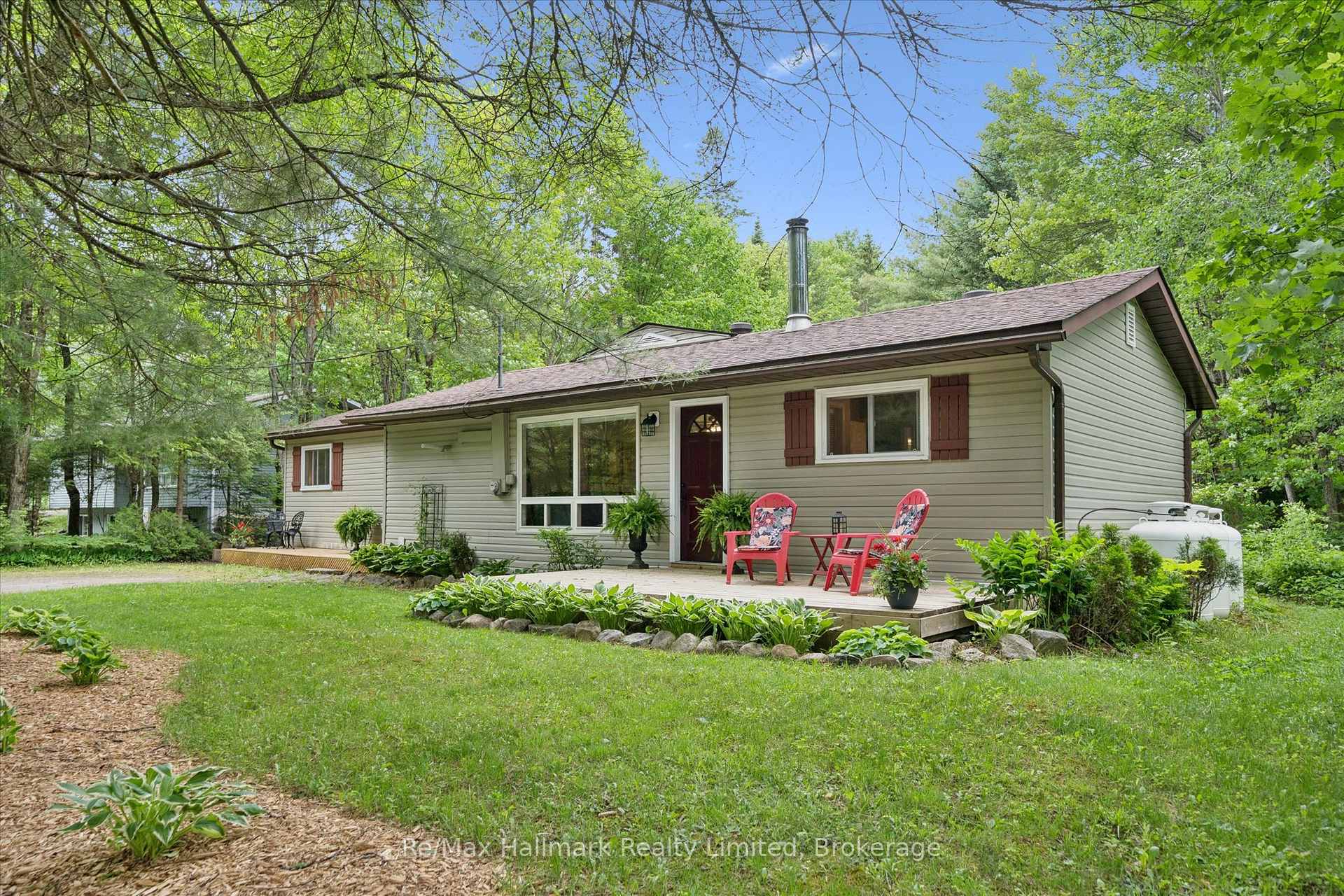 1109 Springdale Park Road, Bracebridge, ON P1L 1W9