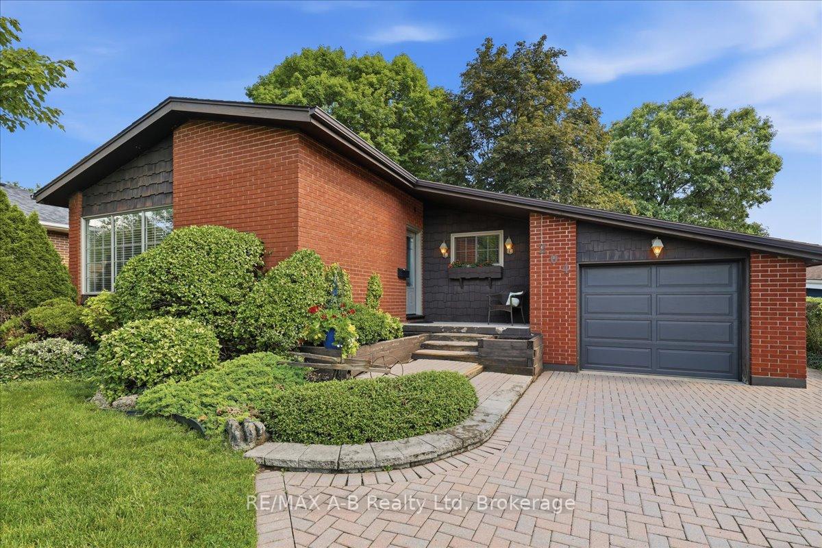 204 Base Line Road W, London South, ON N6J 1V7