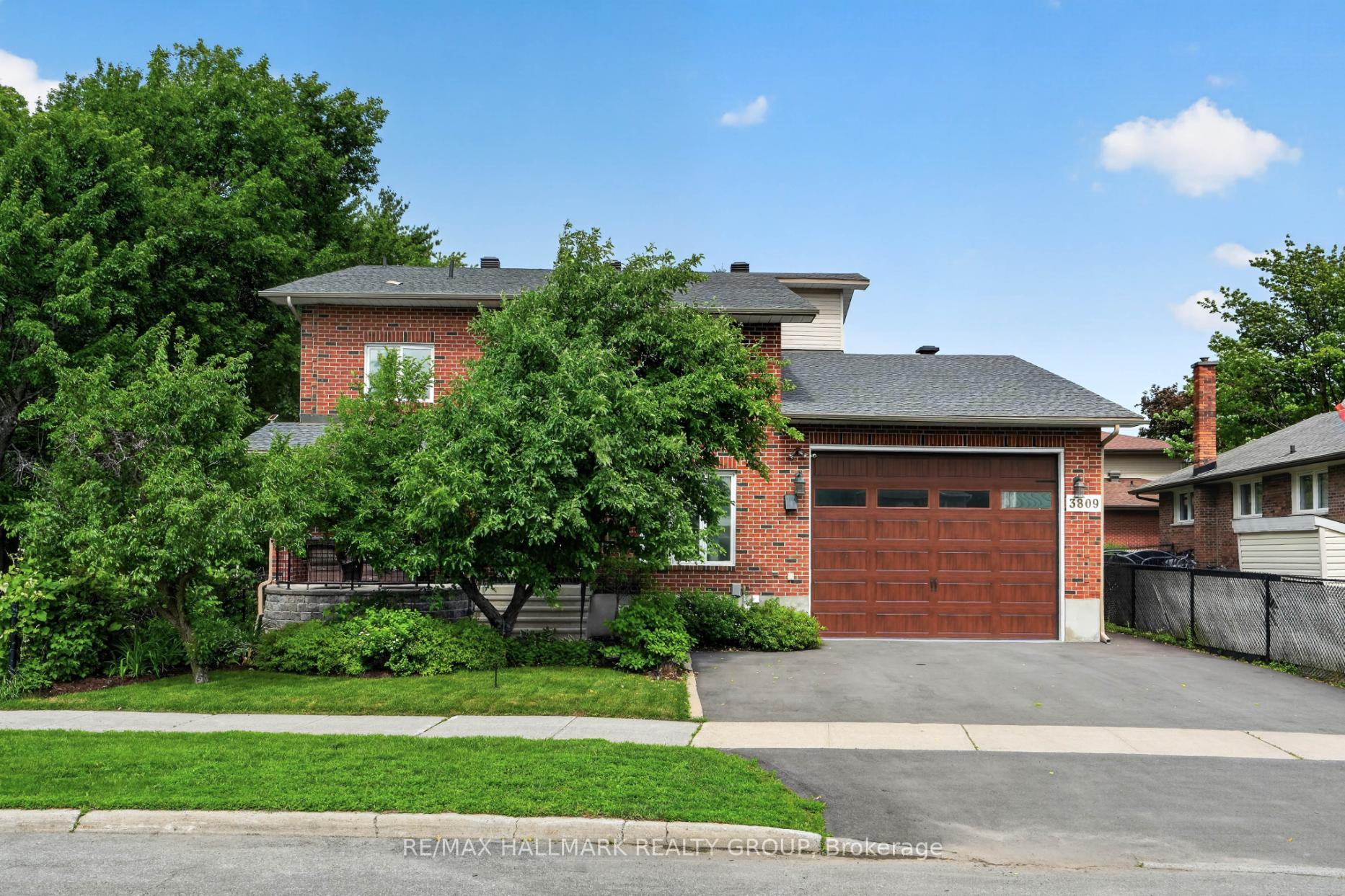 3809 Alderwood Street, Blossom Park - Airport and Area, ON K1T 3R3