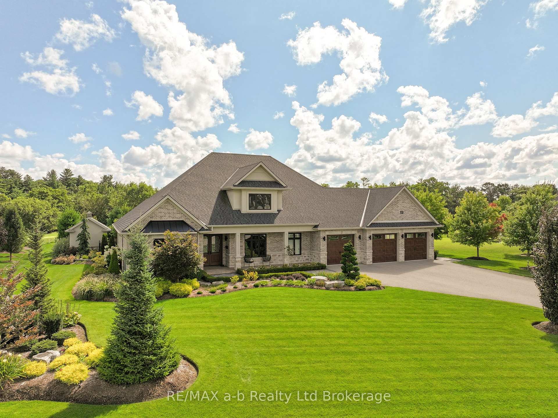 27 Otterview Drive, Norwich, ON N0J 1R0