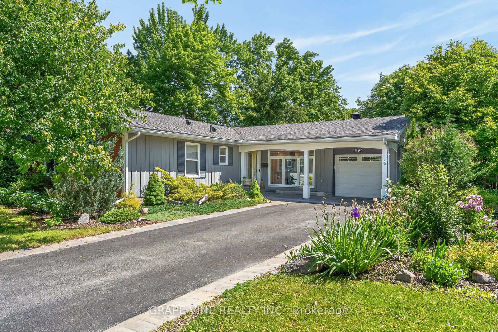 1961 OAKDEAN Crescent, Beacon Hill North - South and Area, ON K1J 6H6