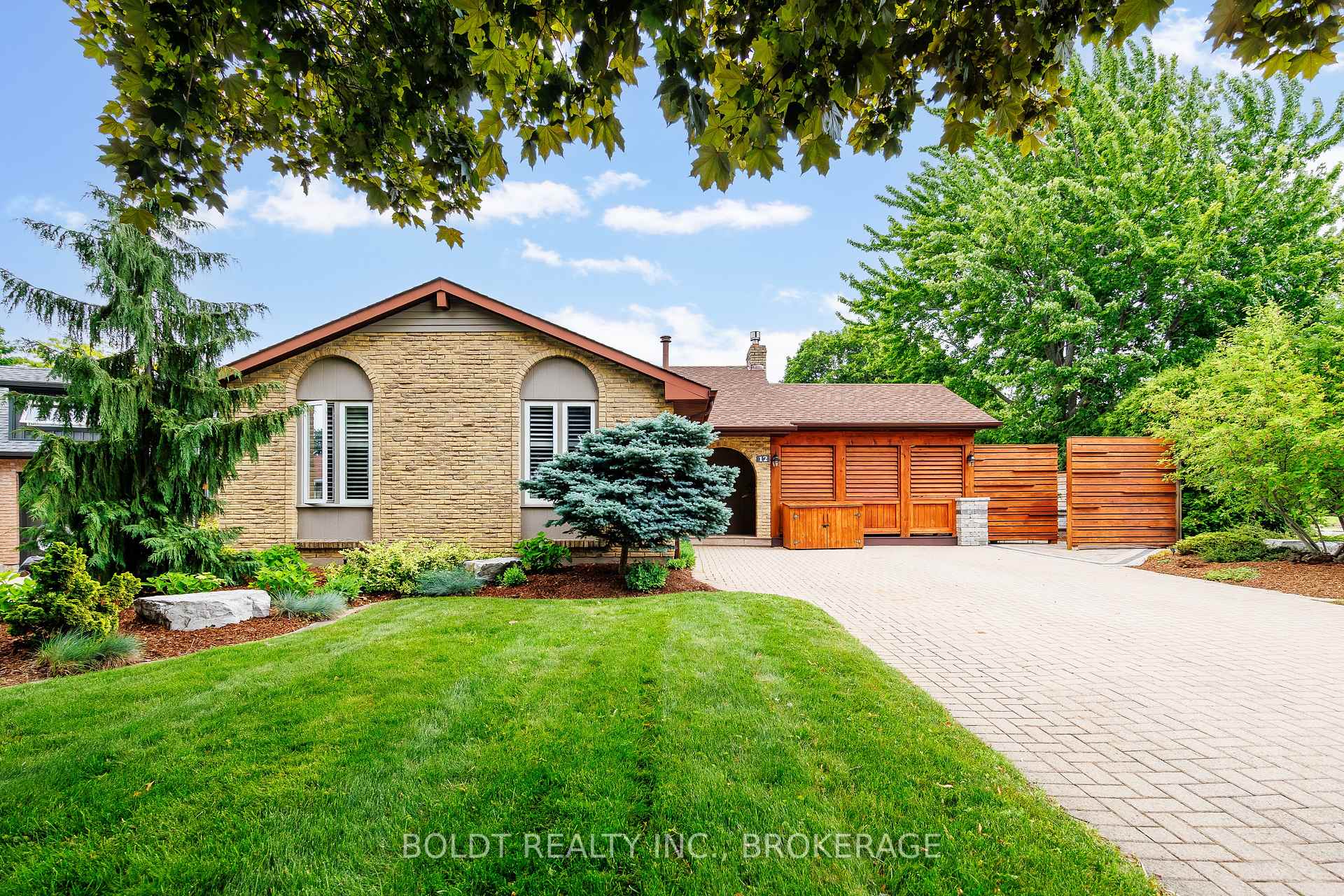 12 Cole Farm Boulevard, St. Catharines, ON L2N 6W1