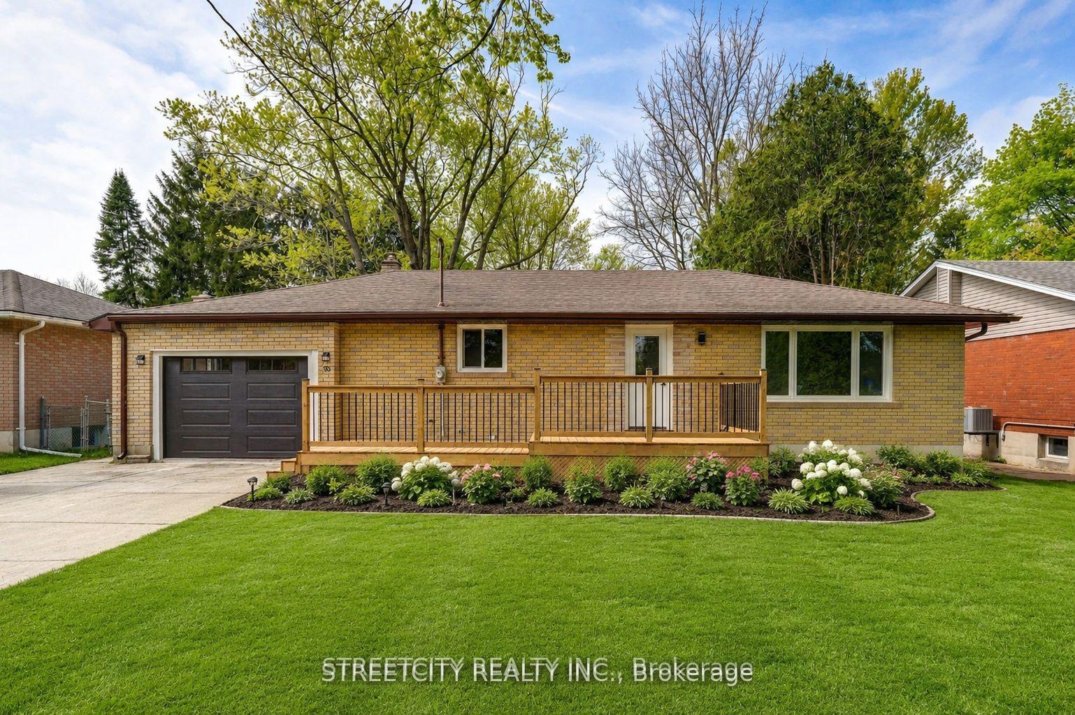 10 Vineden Drive, Central Elgin, ON N5P 2M6