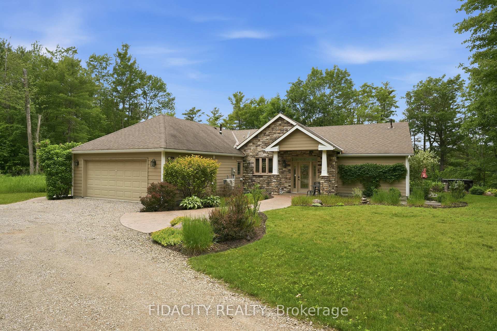 1492 Devil Lake Road, Frontenac, ON K0H 2L0