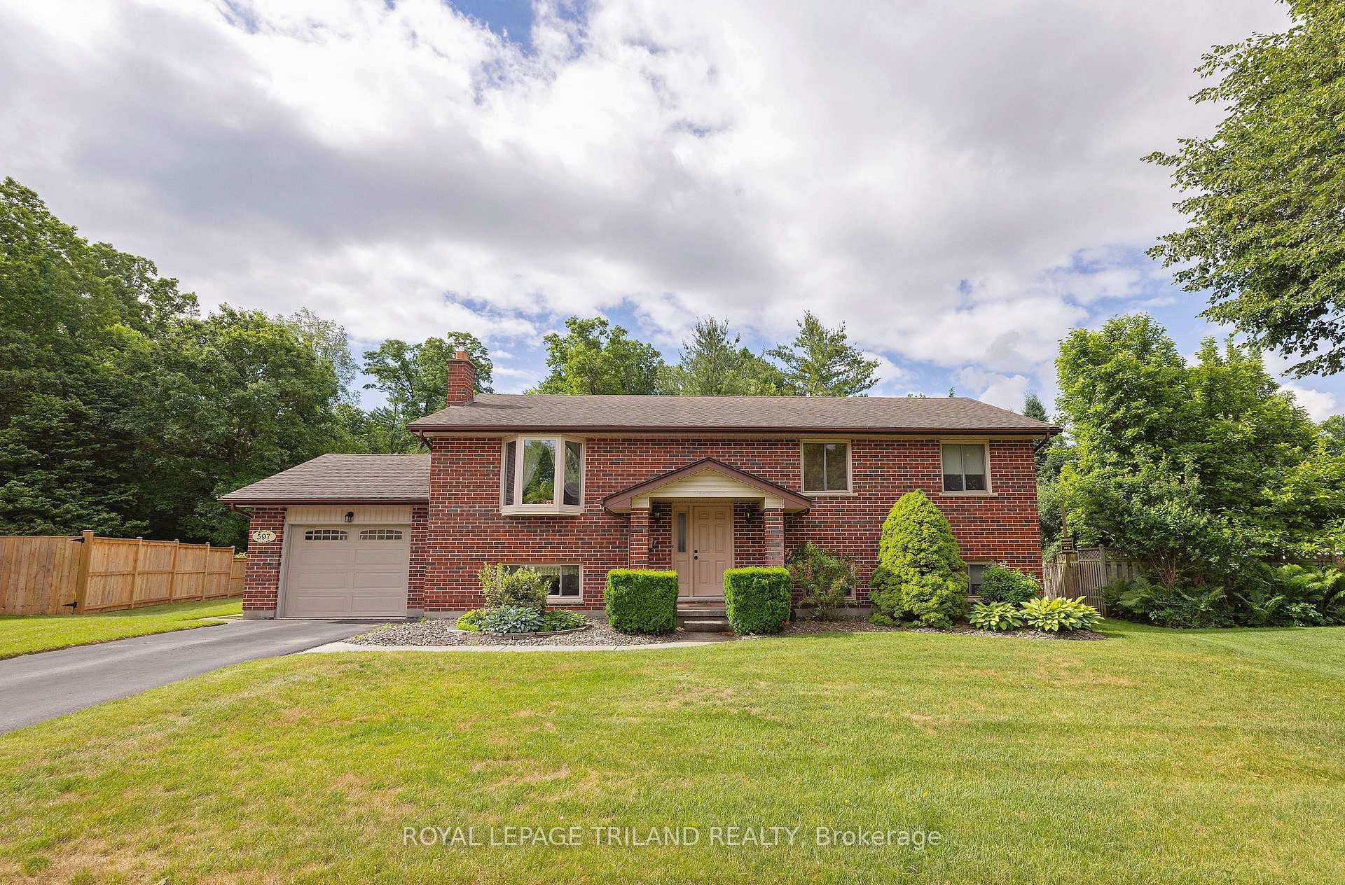 597 SEBURN Drive, Strathroy-Caradoc, ON N0L 1W0