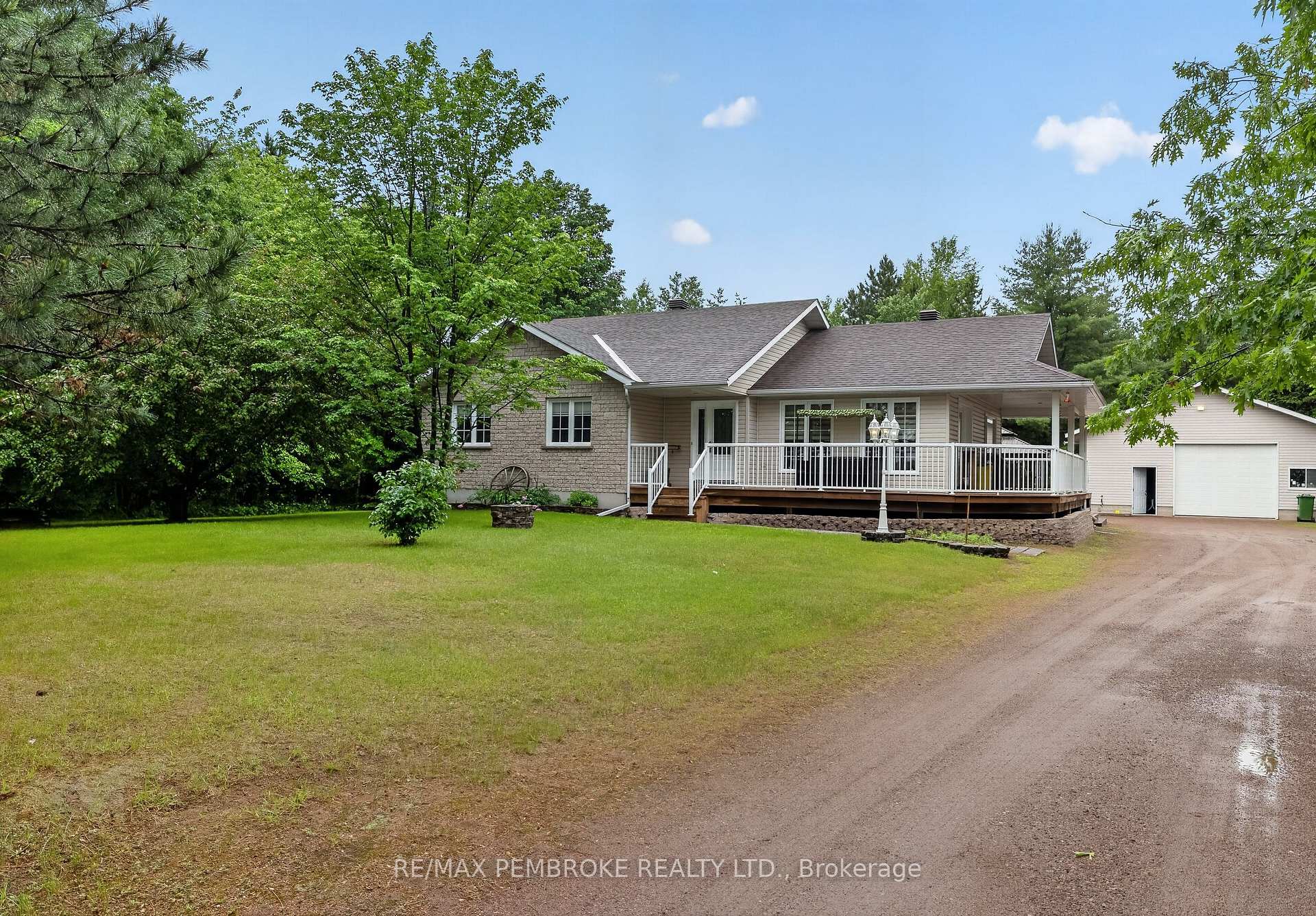 246 Black Bay Road, Petawawa, ON K8H 2W8